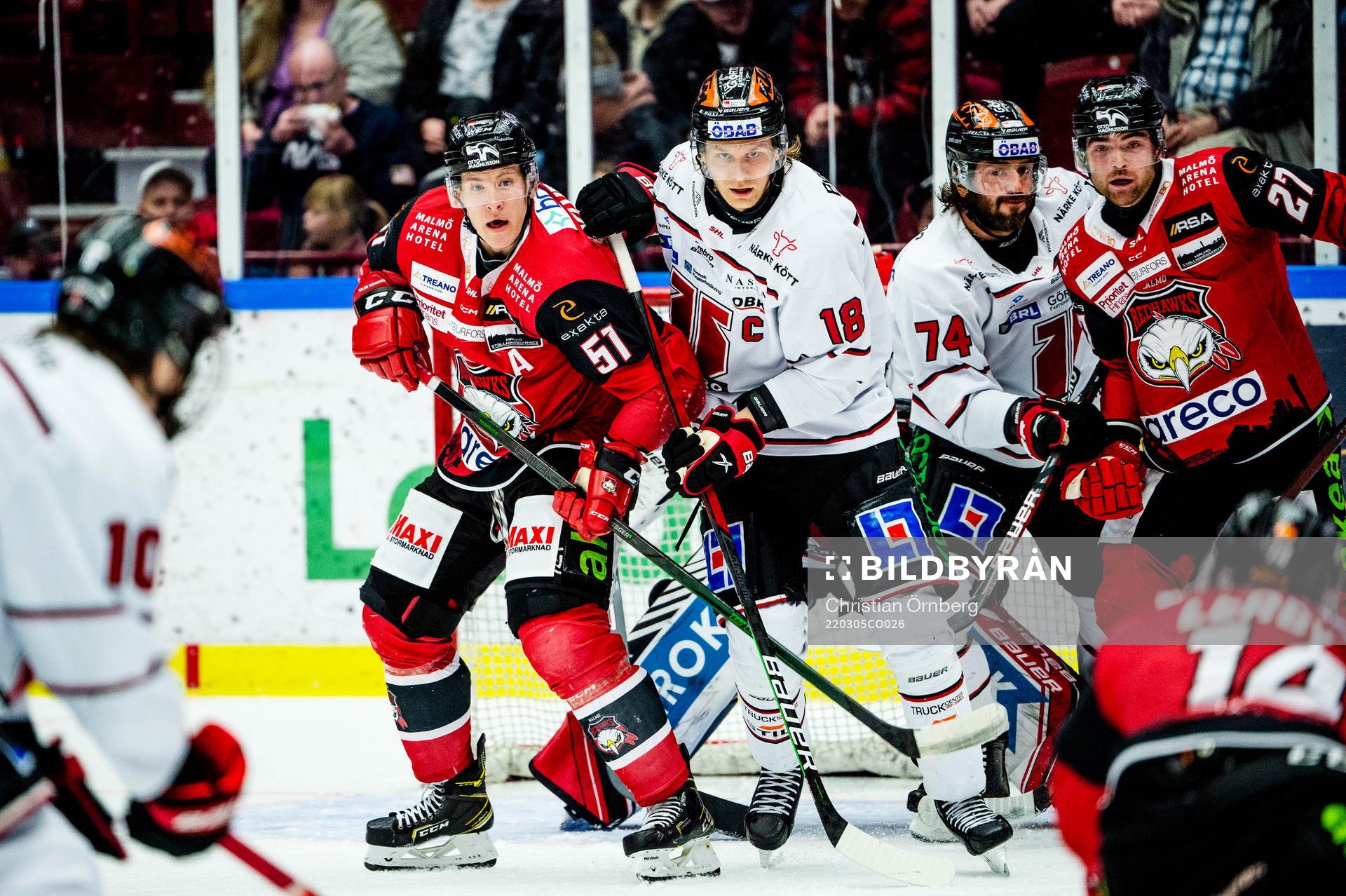 Malmö Redhawks Emil Sylvegård och Ponthus Westerholm mot