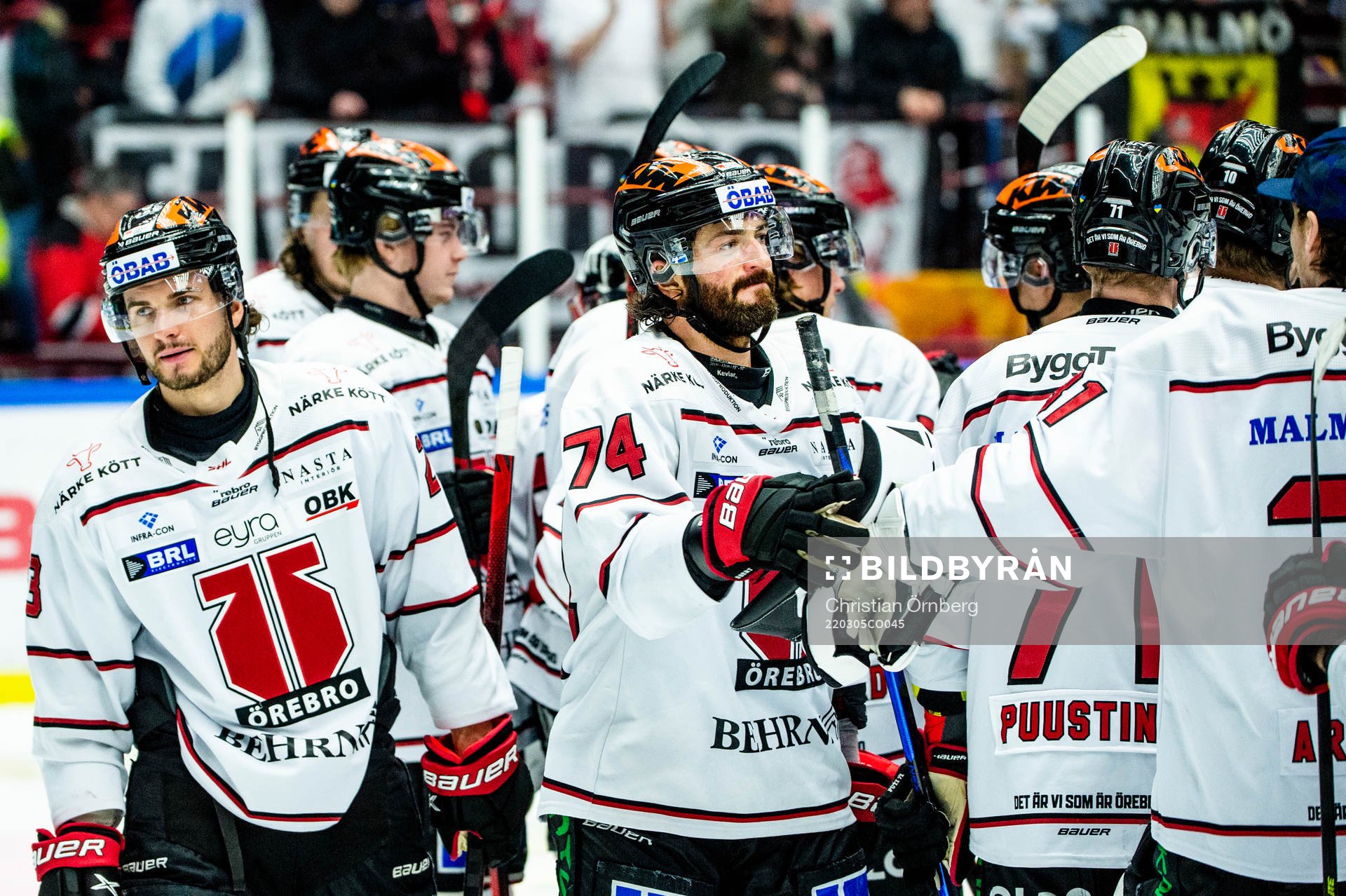 Örebros Nick Ebert jublar med lagkamraterna