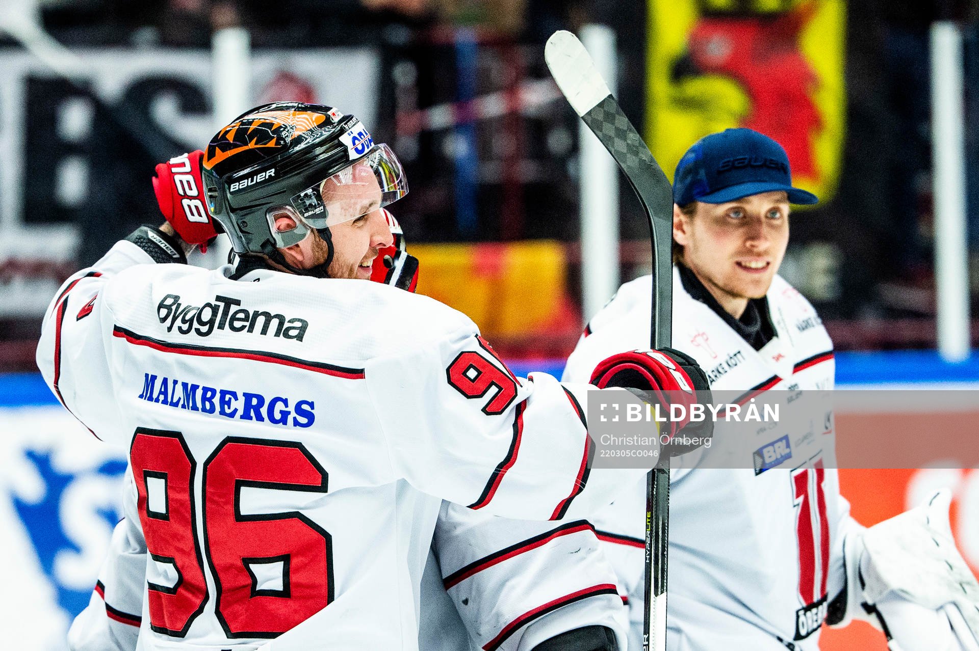 Örebros Robin Kovacs jublar