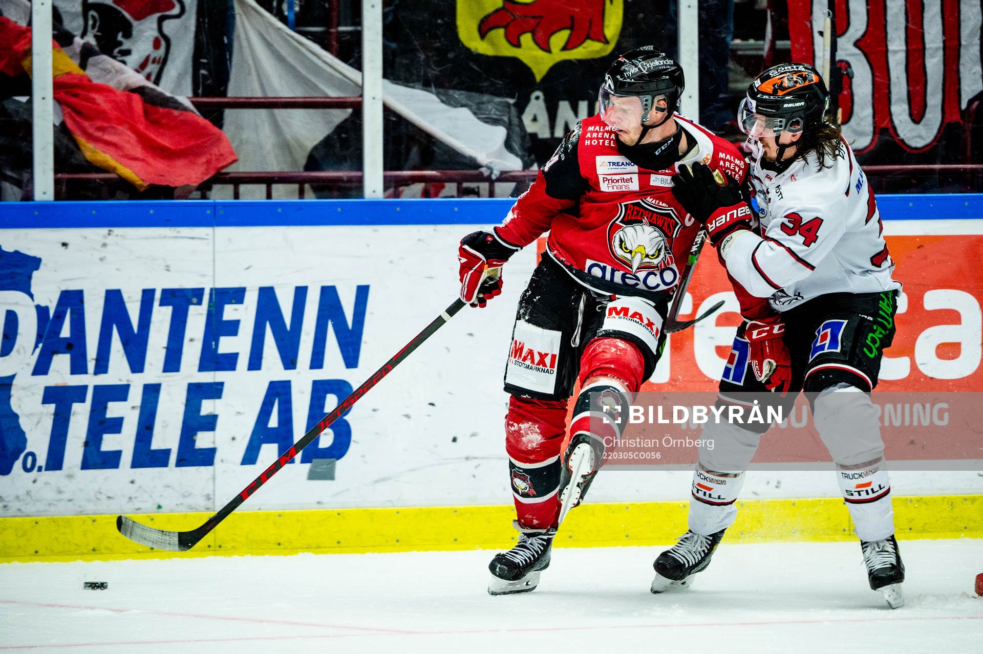 Malmö Redhawks Carl Söderberg mot Örebros Libor Sulak