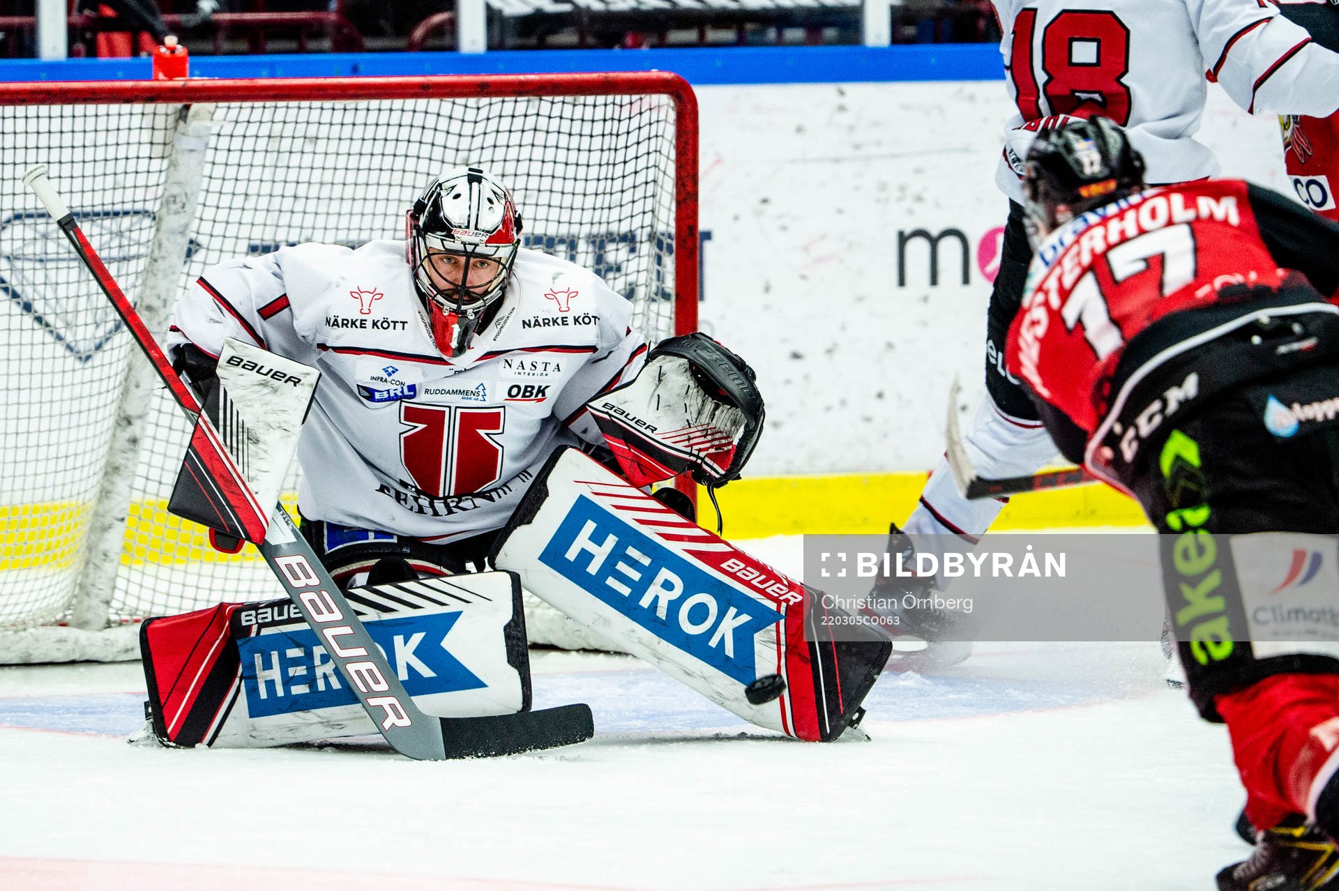 Malmö Redhawks Pathrik Westerholm mot Örebros målvakt