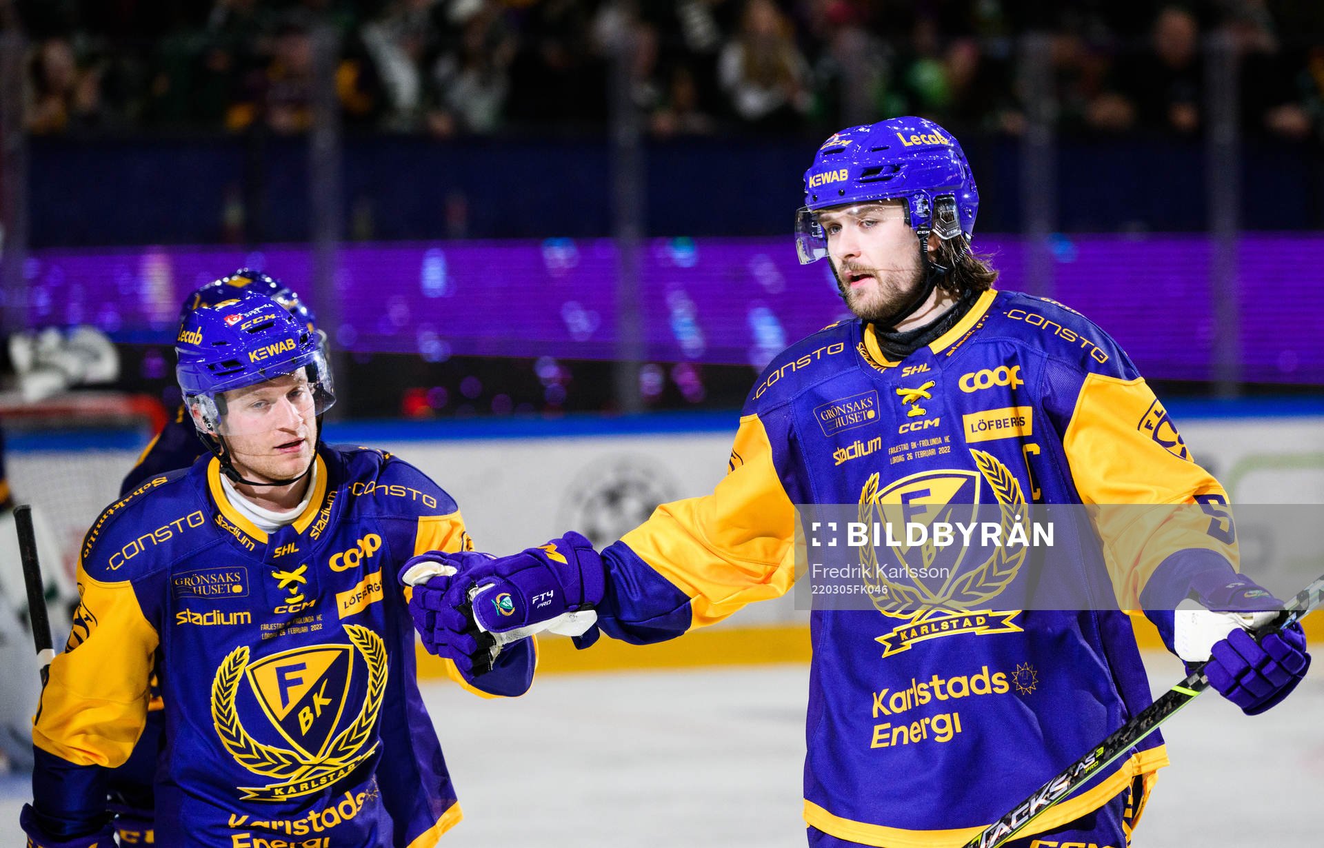 Färjestads Marcus Nilsson och Linus Johansson jublar