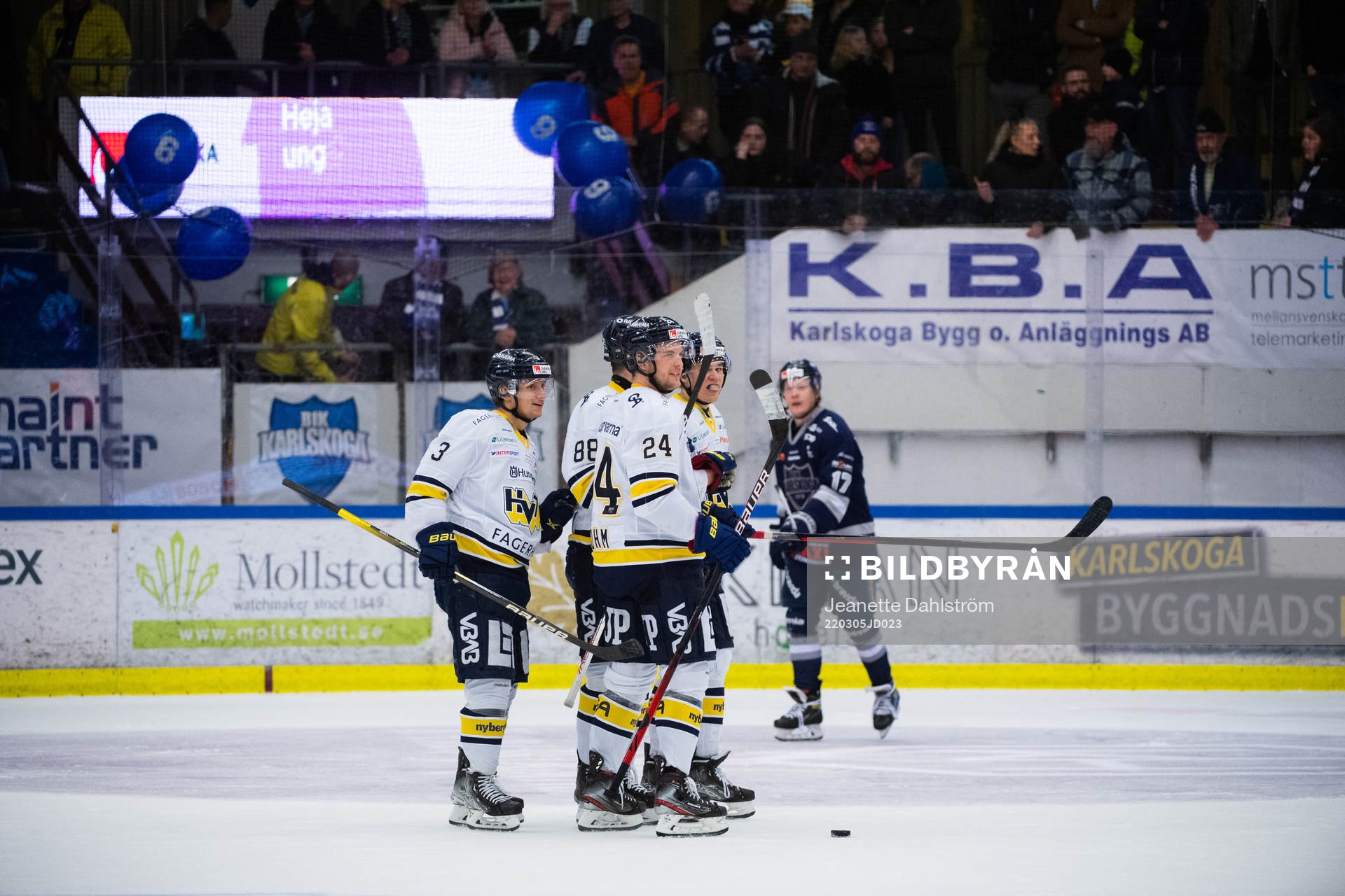 s Oliver Bohm,Daniel Bertov och Jesper Kokkonen jublar