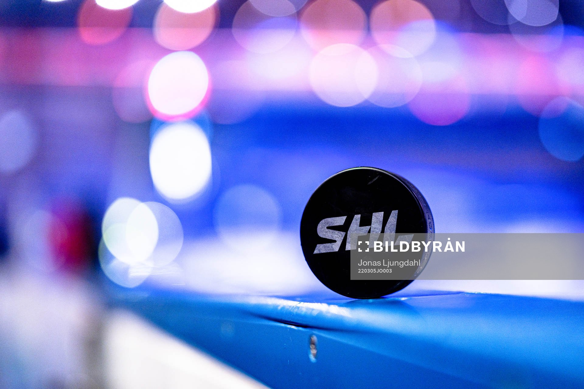 Matchpuck före ishockeymatchen i SHL mellan Växjö och