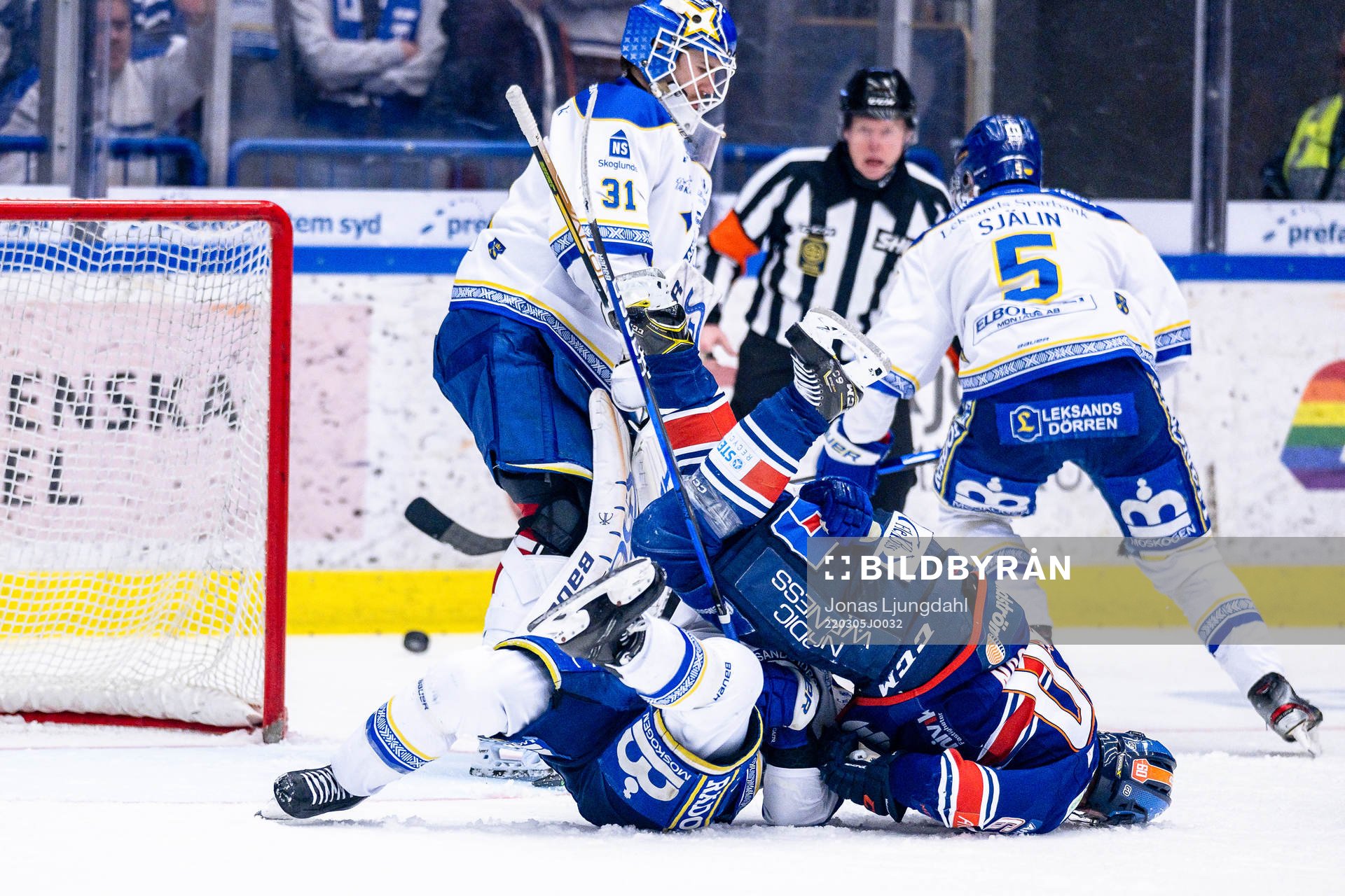 Kamp mellan Leksands Matt Caito och Växjös Erik Josefsson