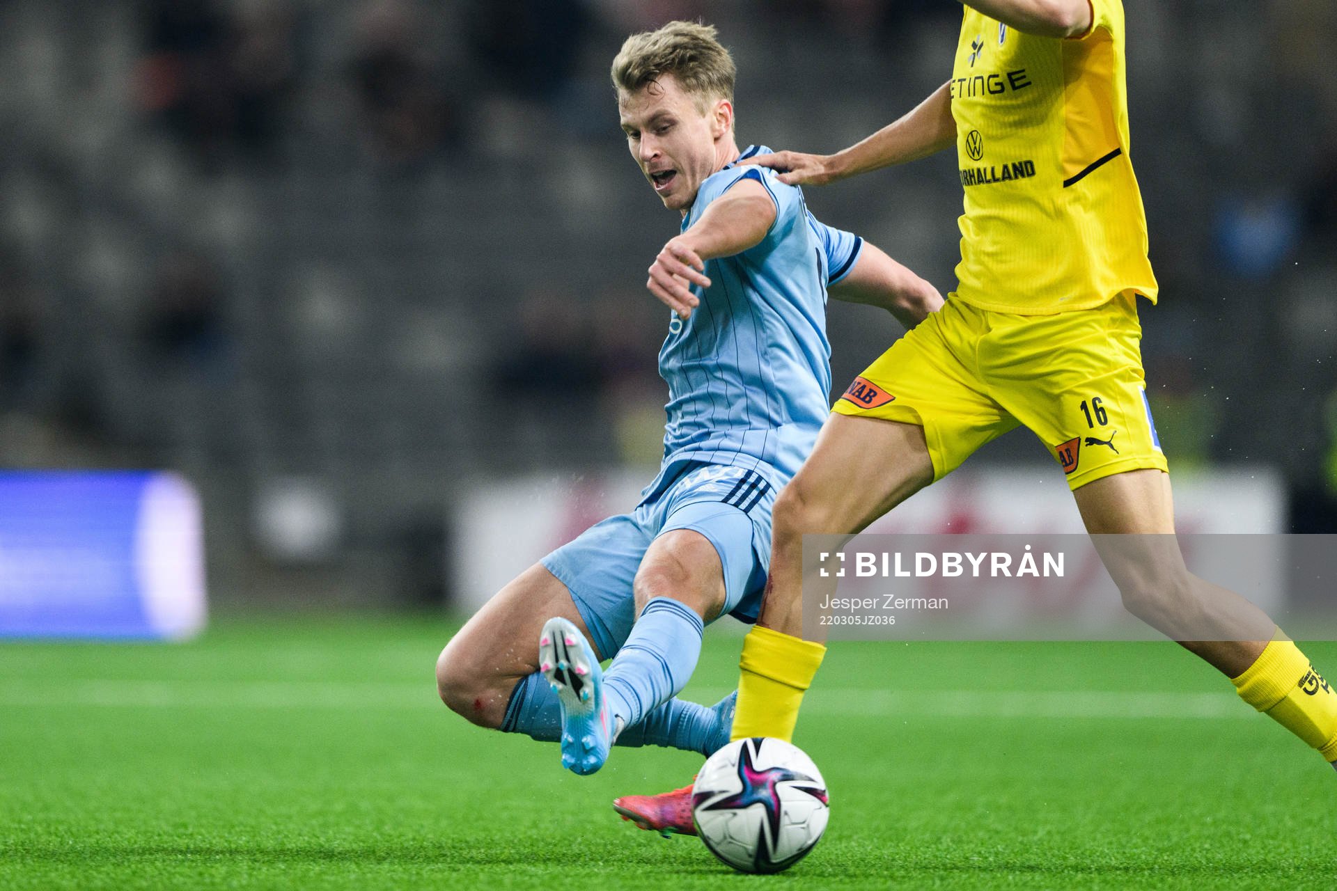 Djurgårdens Rasmus Schüller och Halmstads Erik Ahlstrand