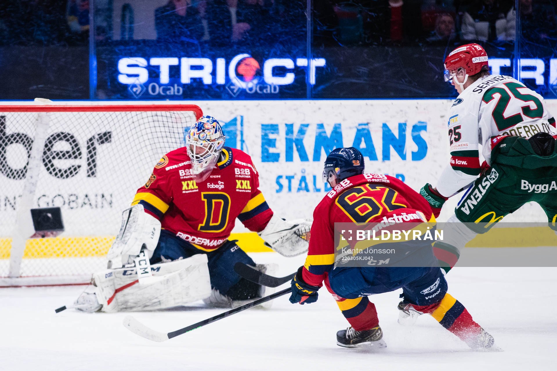 Djurgårdens målvakt Alexander Salak  och Frölundas Elmer