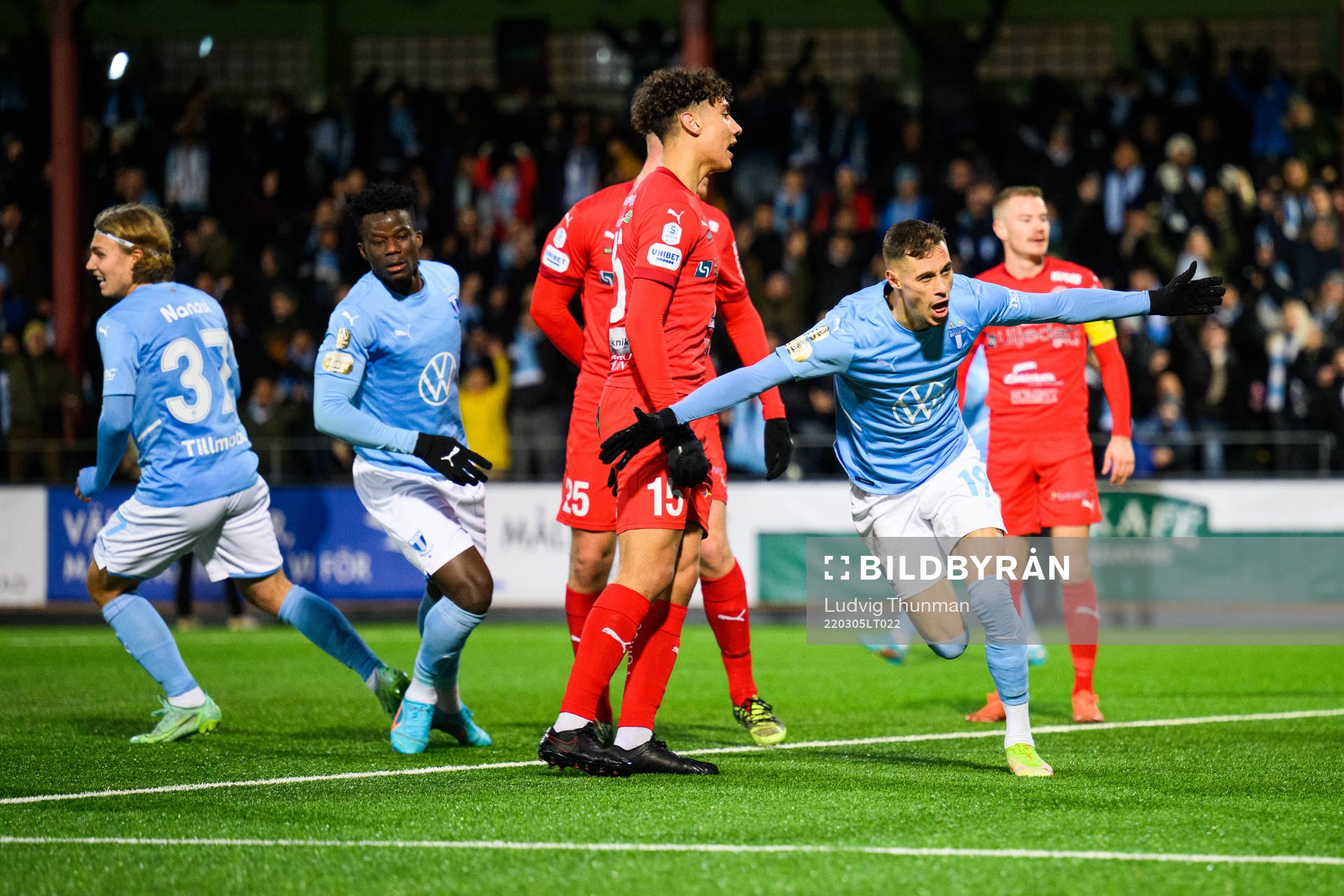 Malmö FFs Veljko Birmancevic jublar efter 1-0 under fotbollsmatchen i Svenska Cupen mellan Malmö FF och Värnamo den 5 mars 2022 i Malmö.