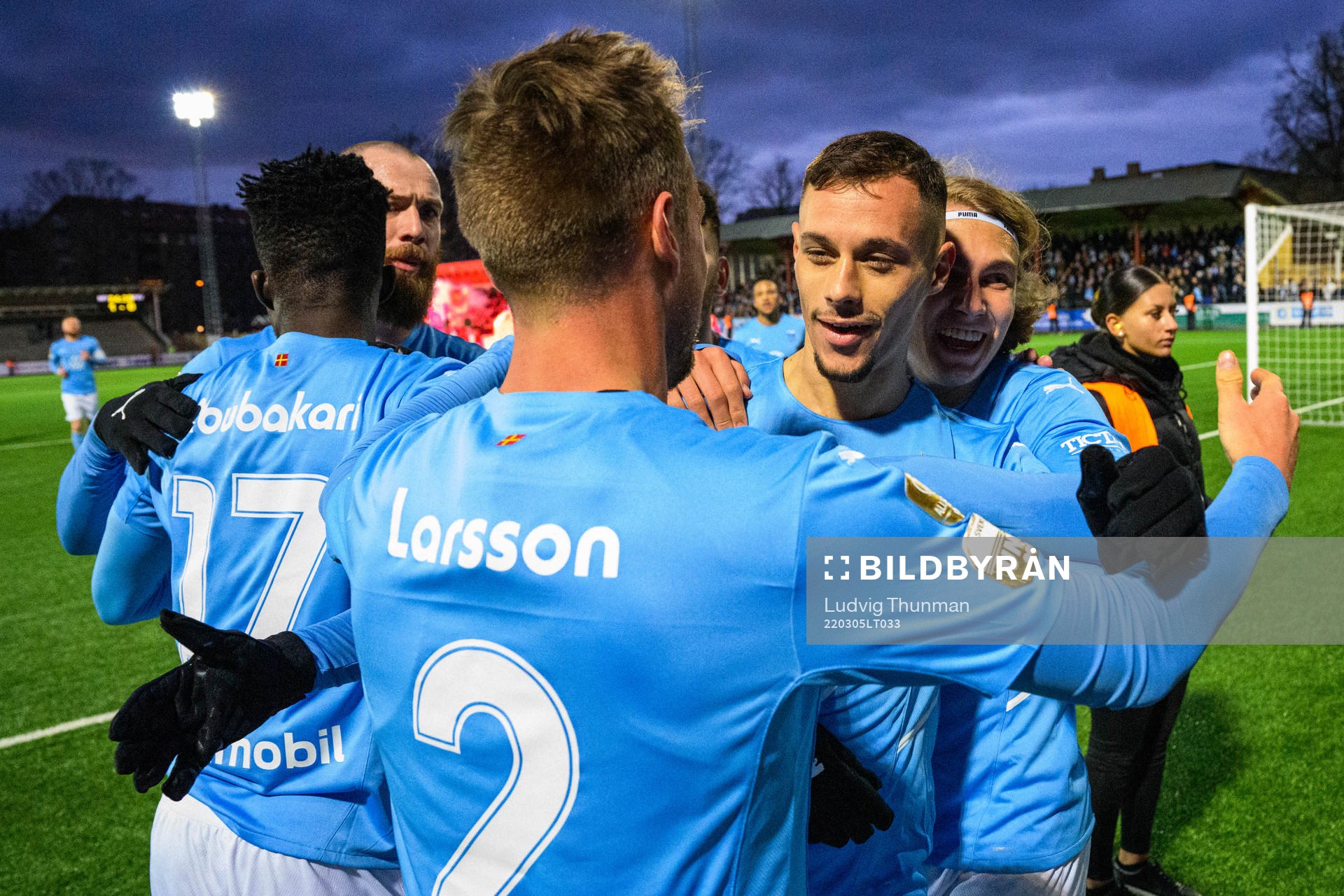 Malmö FFs Veljko Birmancevic jublar med lagkamraterna
