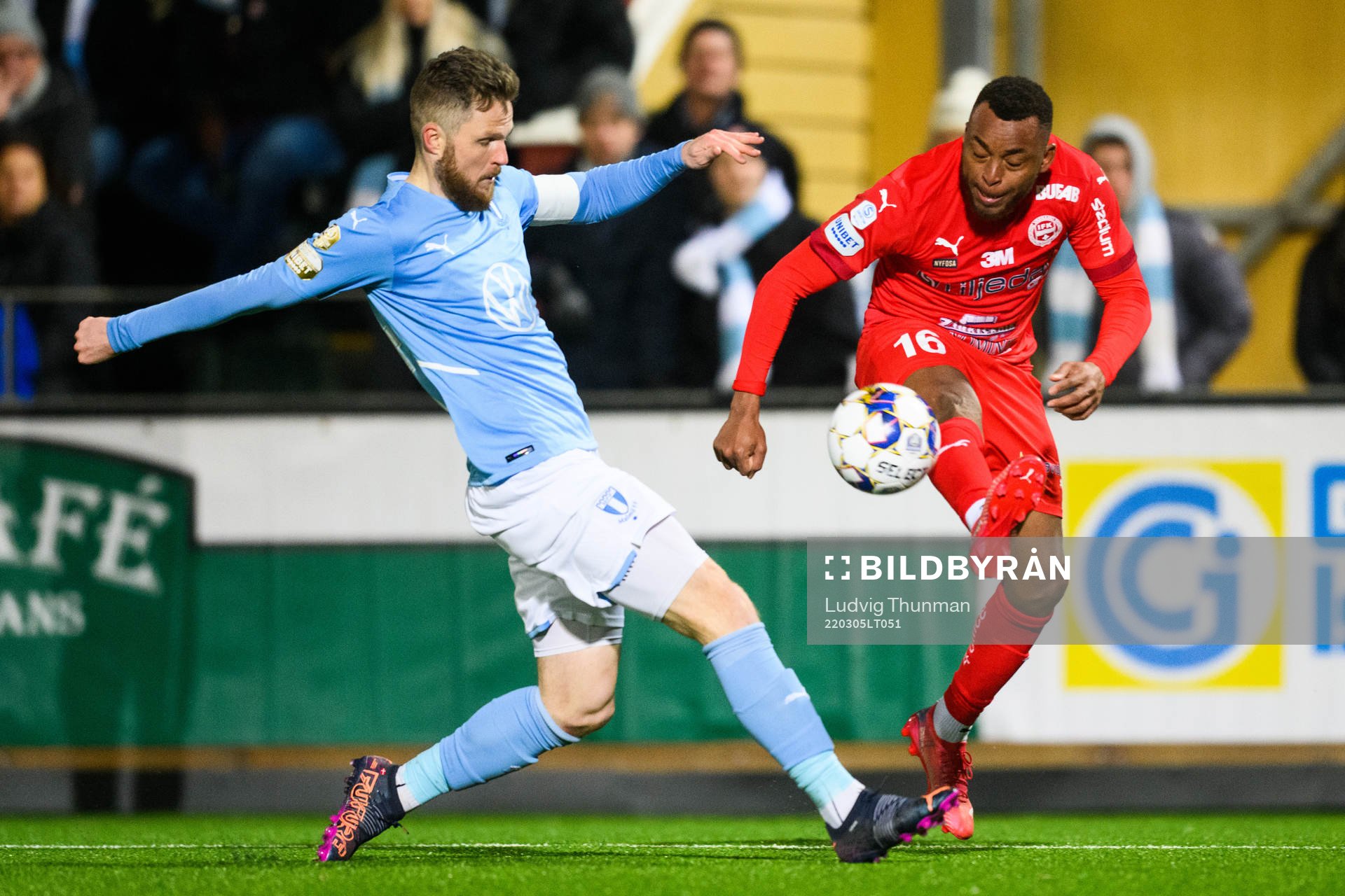 Malmö FFs Lasse Nielsen och Värnamos Abdussalam Magashy