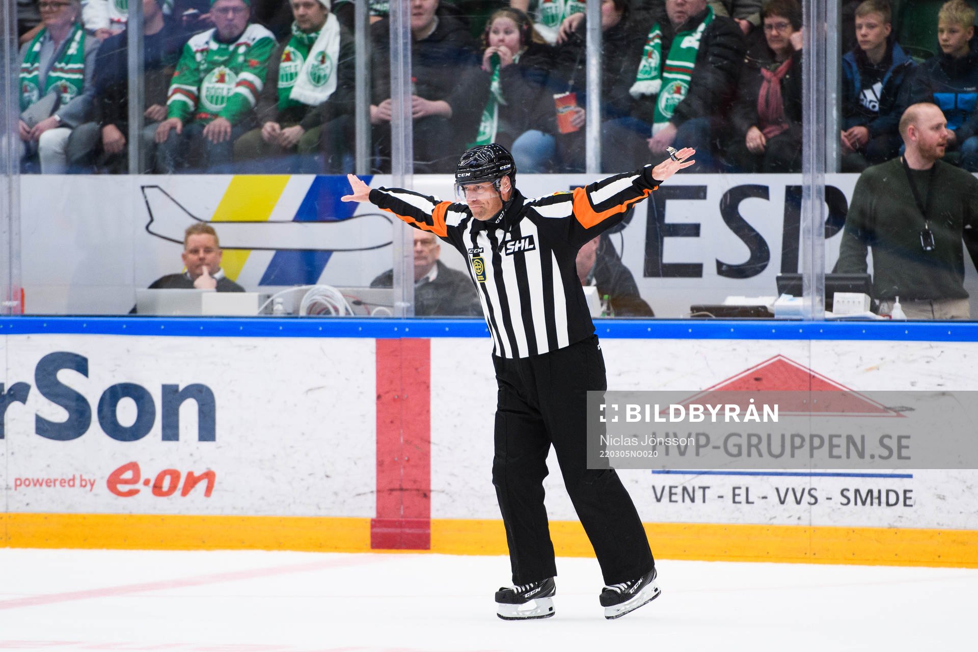 Domare Sören Persson dömer bort ett Rögle-mål