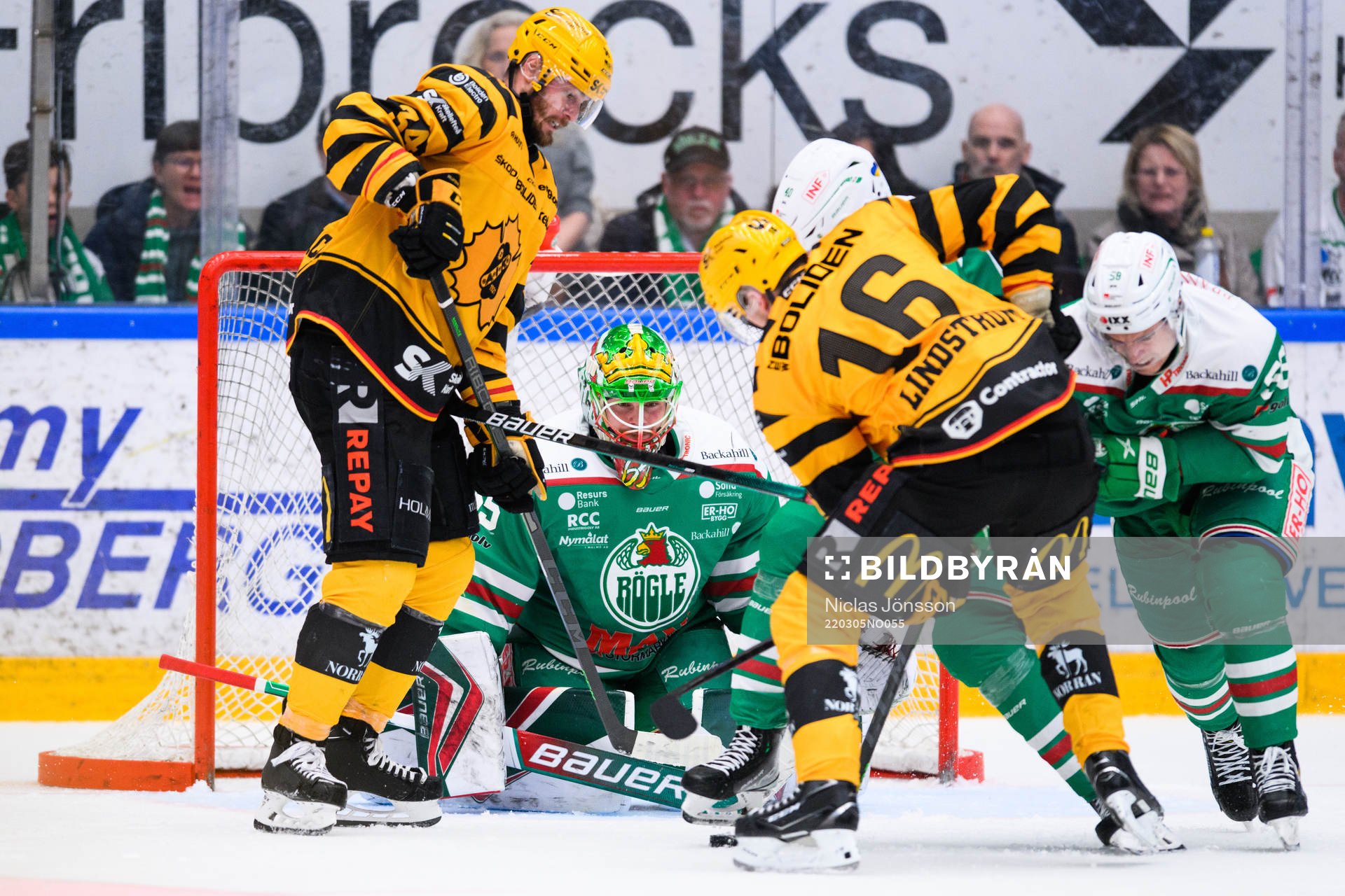 Skellefteås Tom Kühnhackl och Rögles målvakt