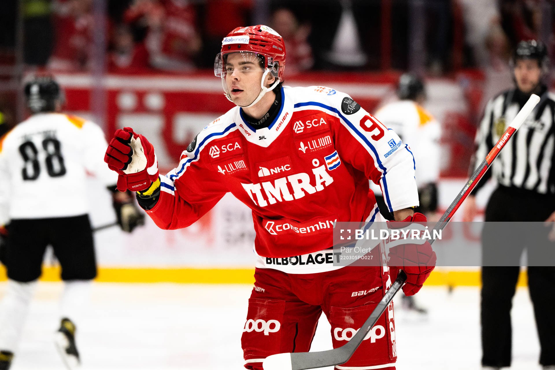 Timrås Viktor Lodin jublar