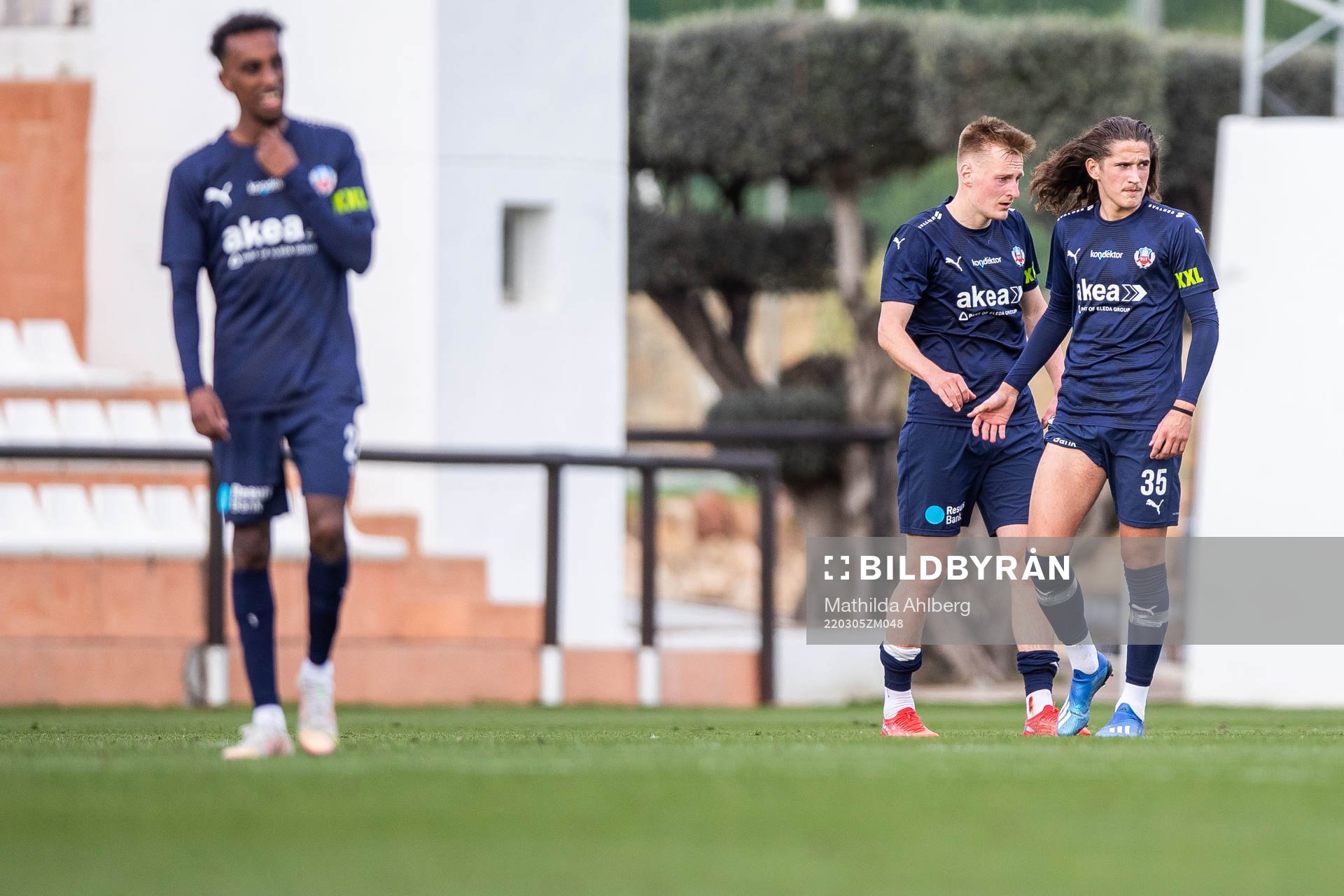 Rasmus Karjalainen and Ervin Gigović looks dejected