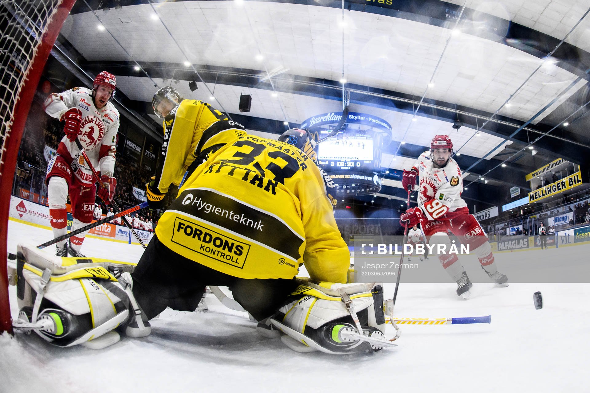Västerås målvakt Linus Ryttar och Troja/Ljungbys Kevin