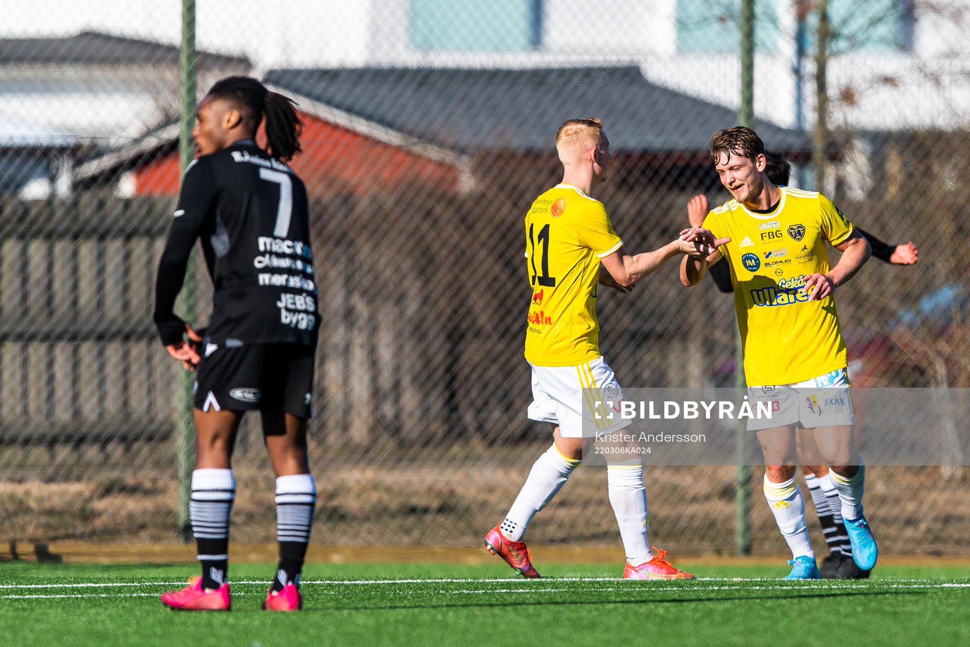 Falkenbergs Robin Hofsö jublar