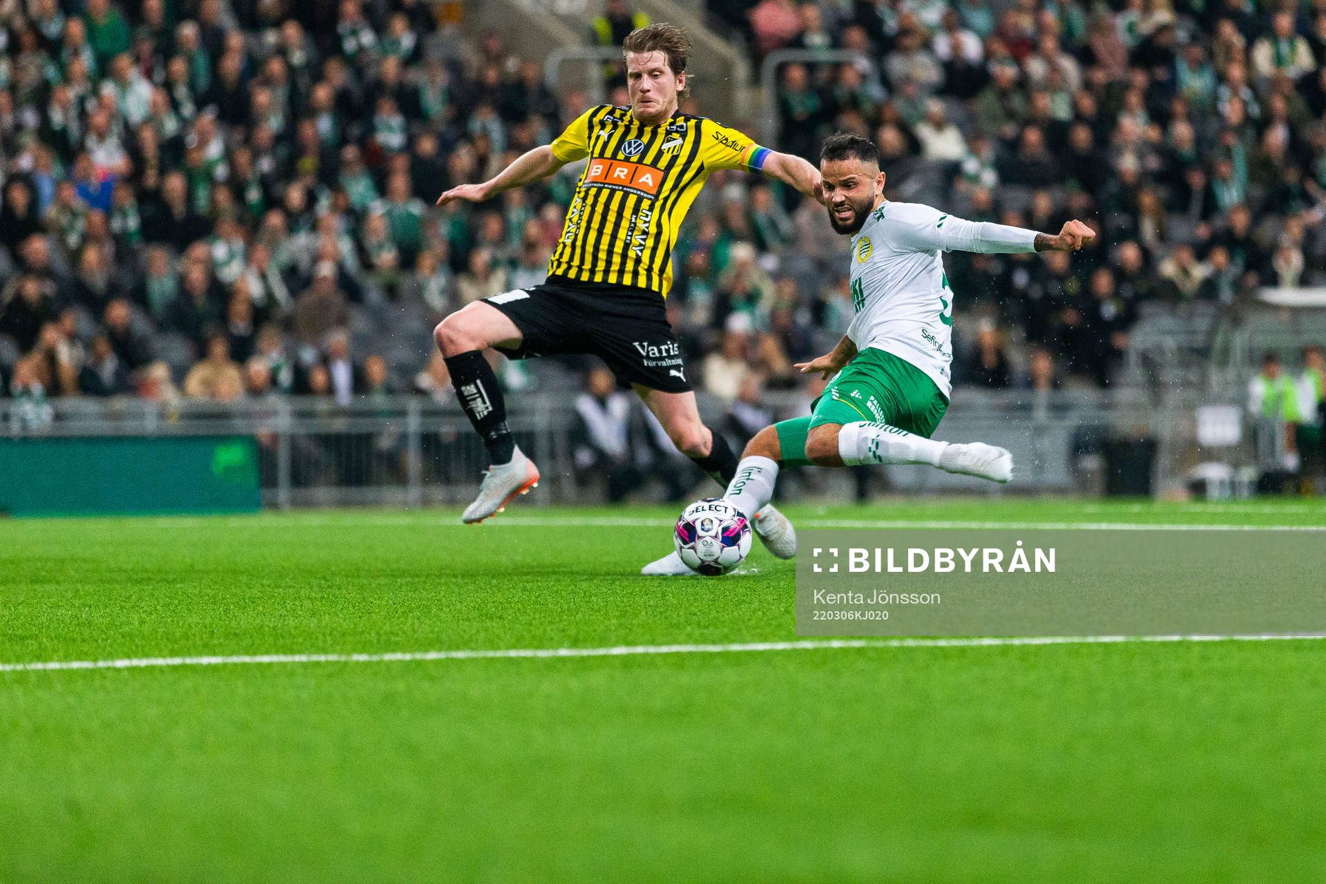 Häckens Erik Friberg och Hammarbys Mohanad Jeahze