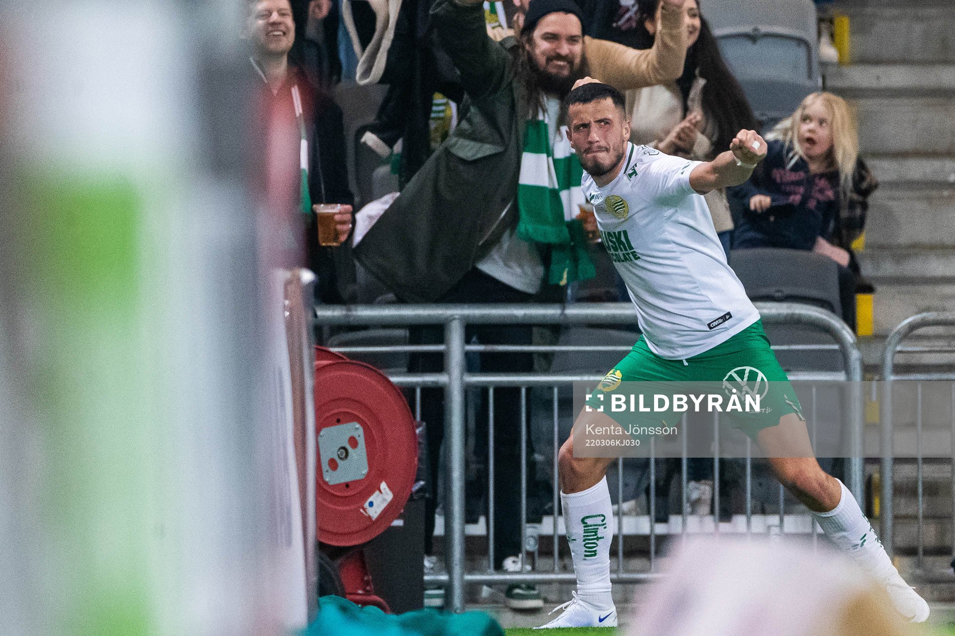 Hammarbys Astrit Selmani jublar