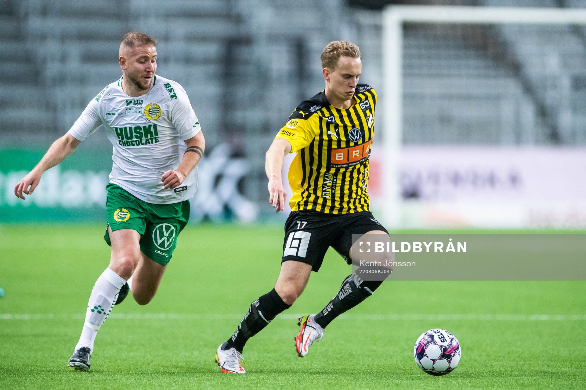 Hammarbys Darijan Bojanic och Häckens Gustav Berggren