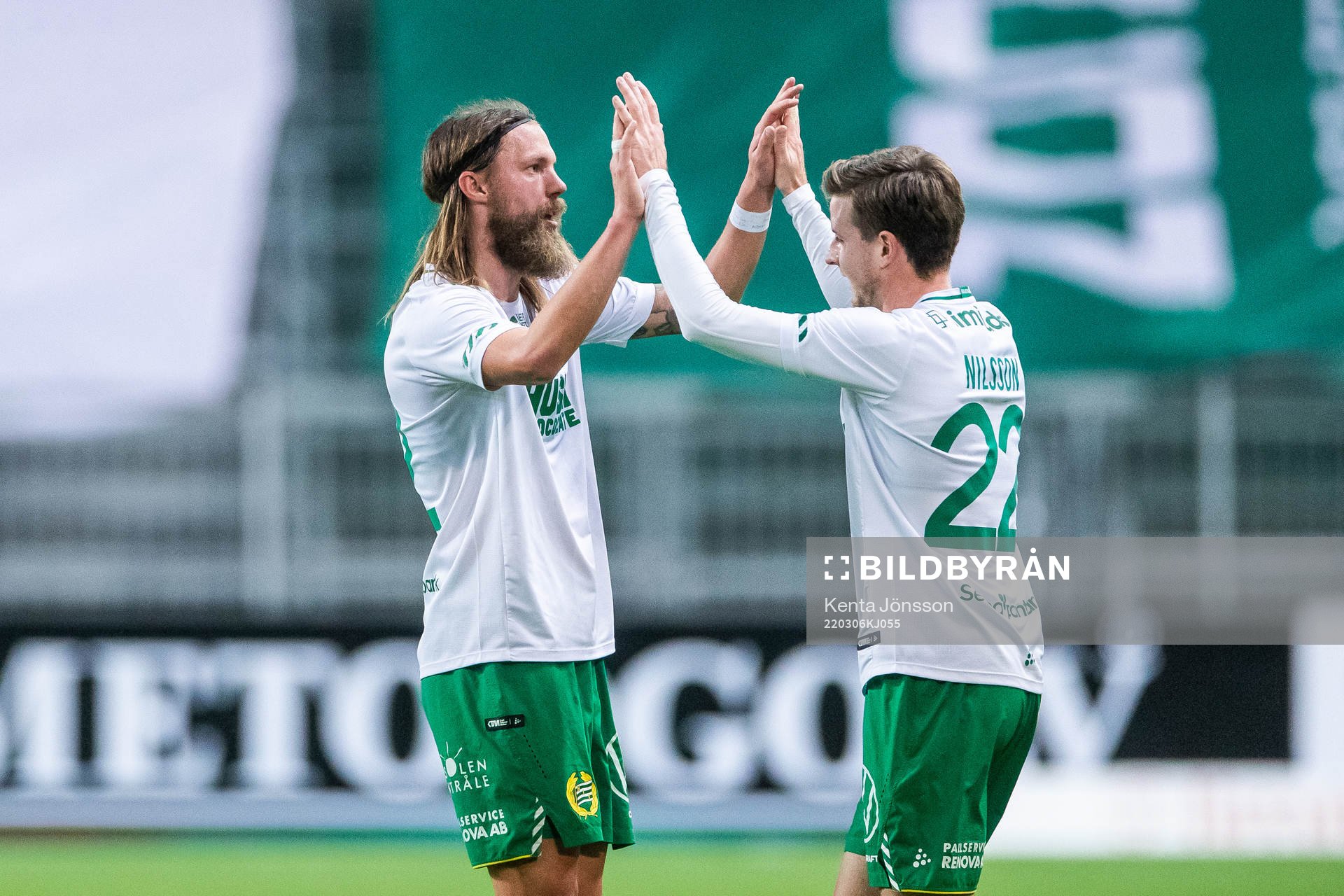 Hammarbys Bjørn Paulsen och Joel Nilsson jublar