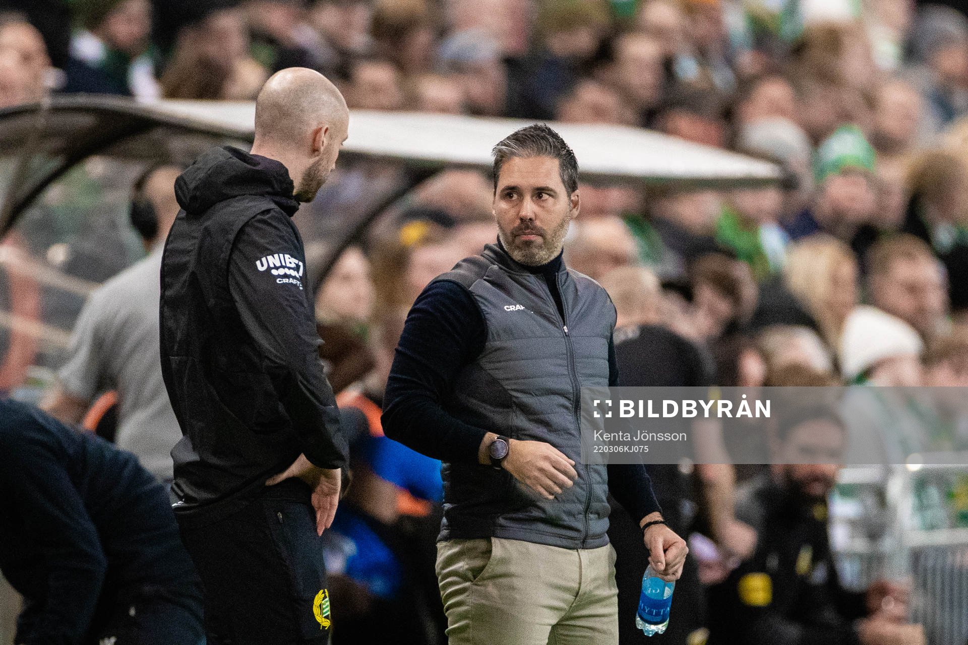 Hammarbys tränare Martí Cifuentes i samtal med