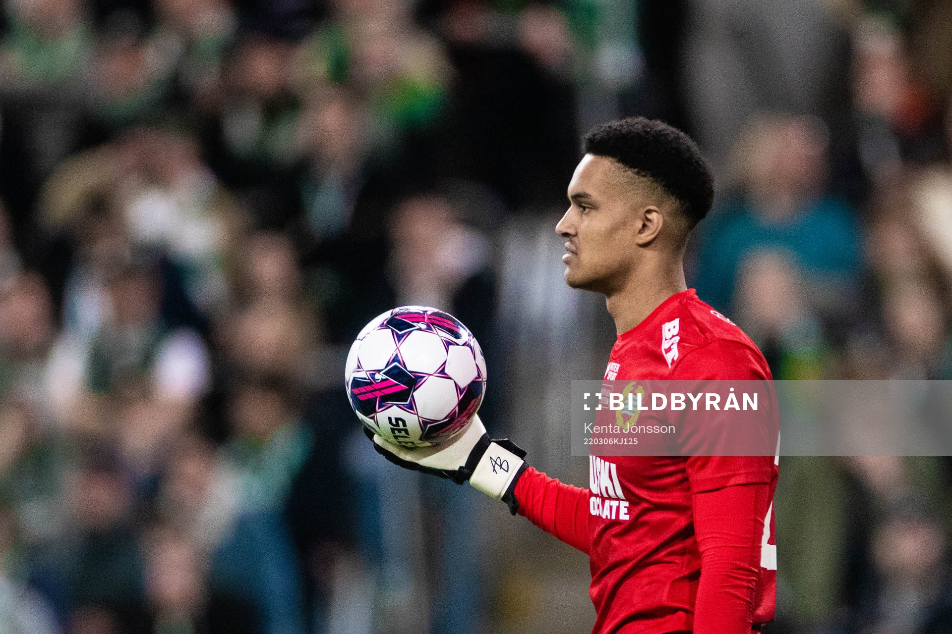 Hammarbys målvakt Oliver Dovin