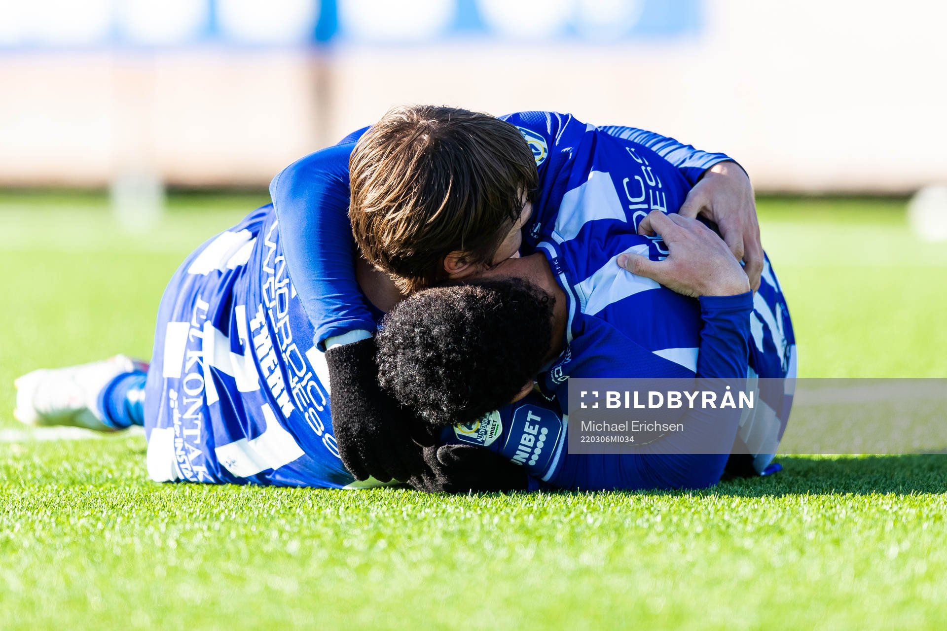IFK Göteborgs Simon Thern och Tobias Sana jublar