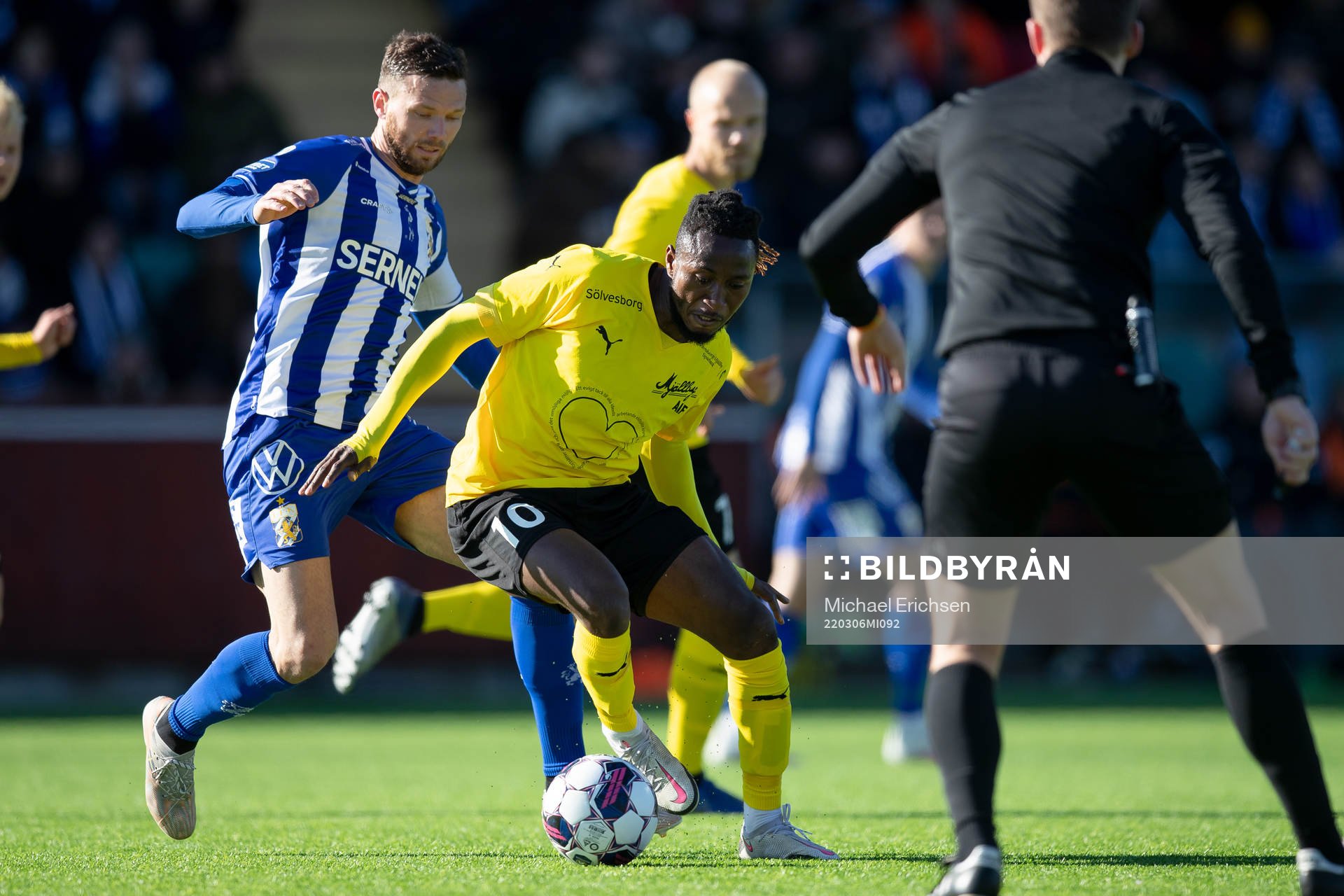 IFK Göteborgs Marcus Berg och Mjällbys Mamudu Moro