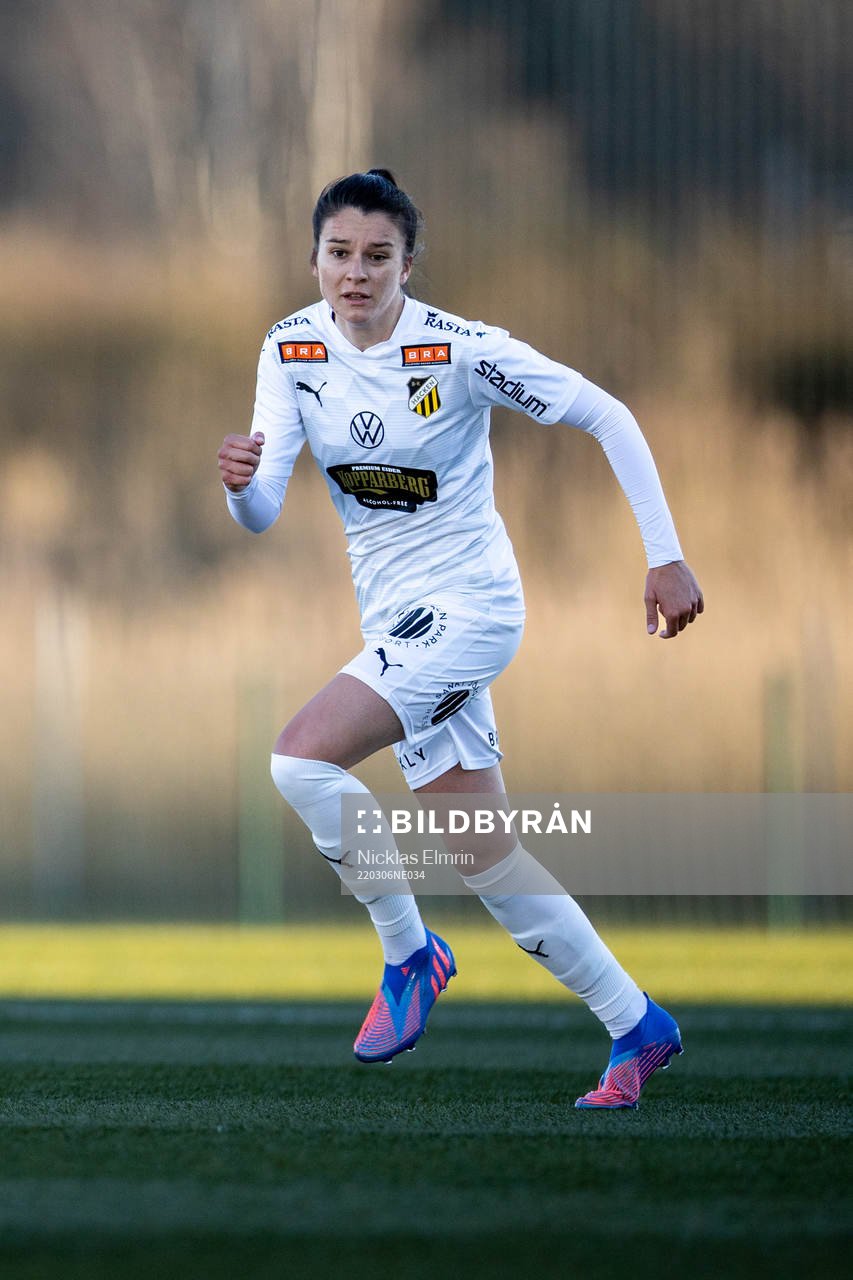 Häckens Anna Julia Csiki
