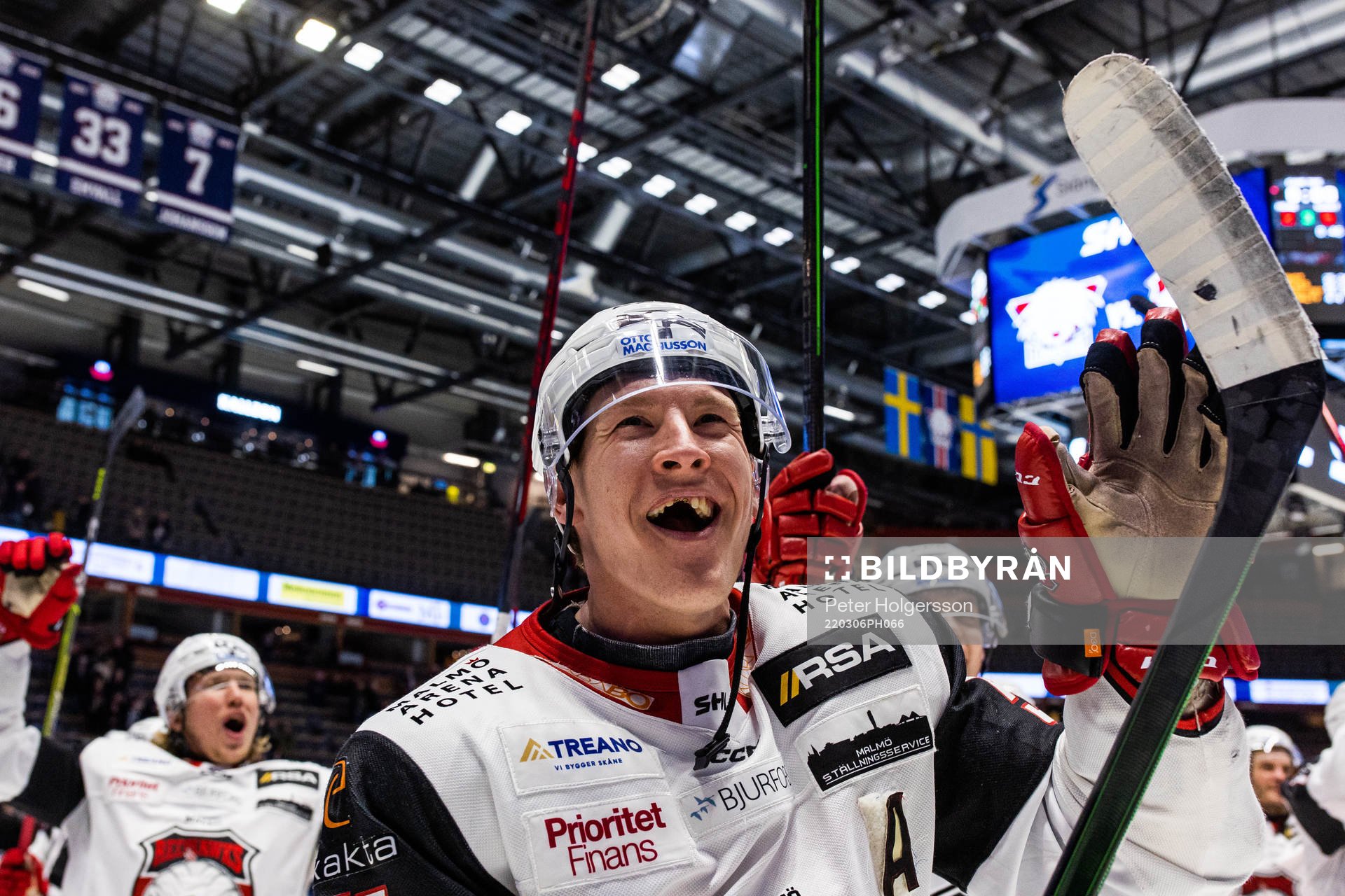 Malmö Redhawks Emil Sylvegård jublar