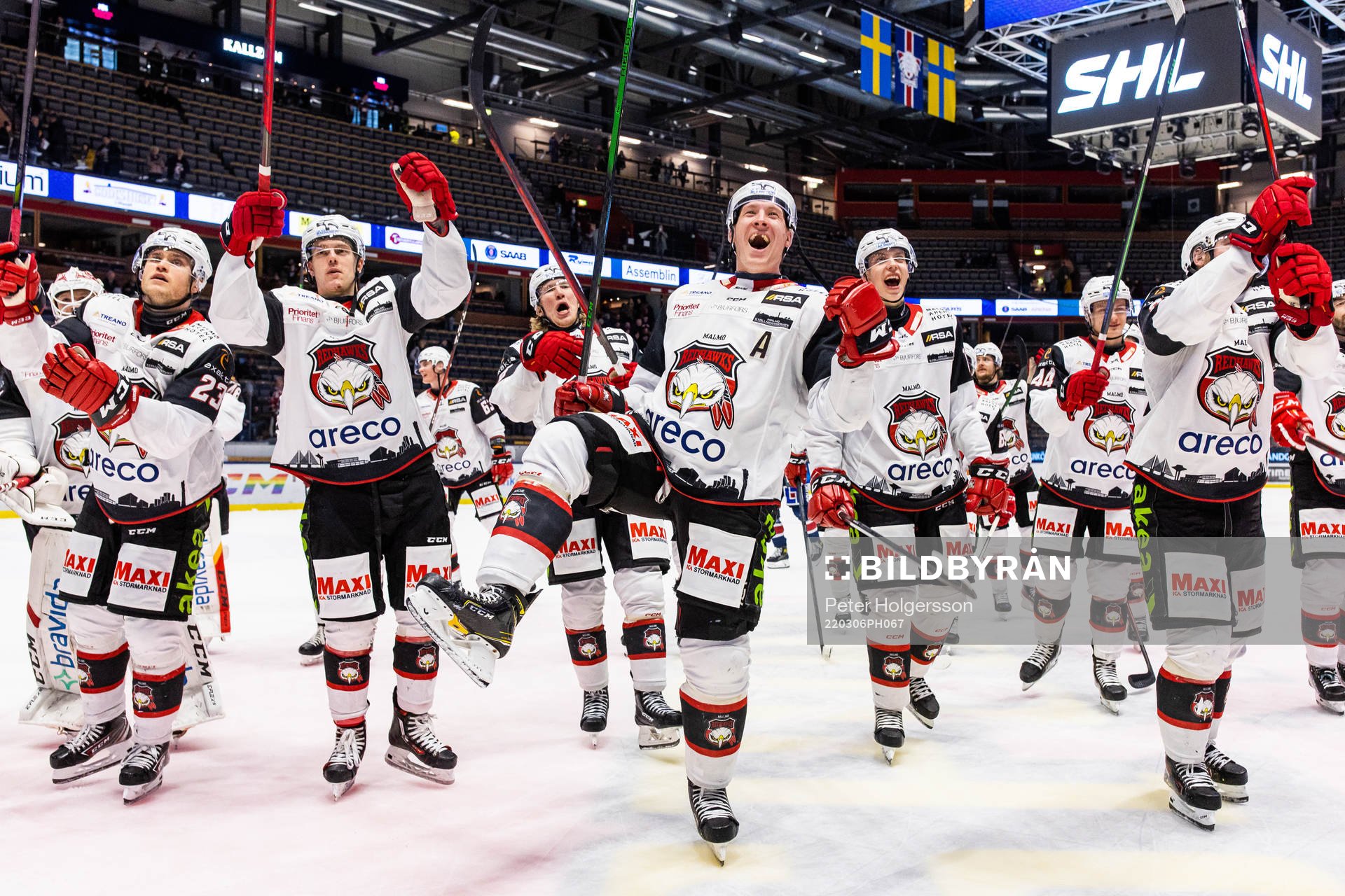Malmö Redhawks Emil Sylvegård jublar