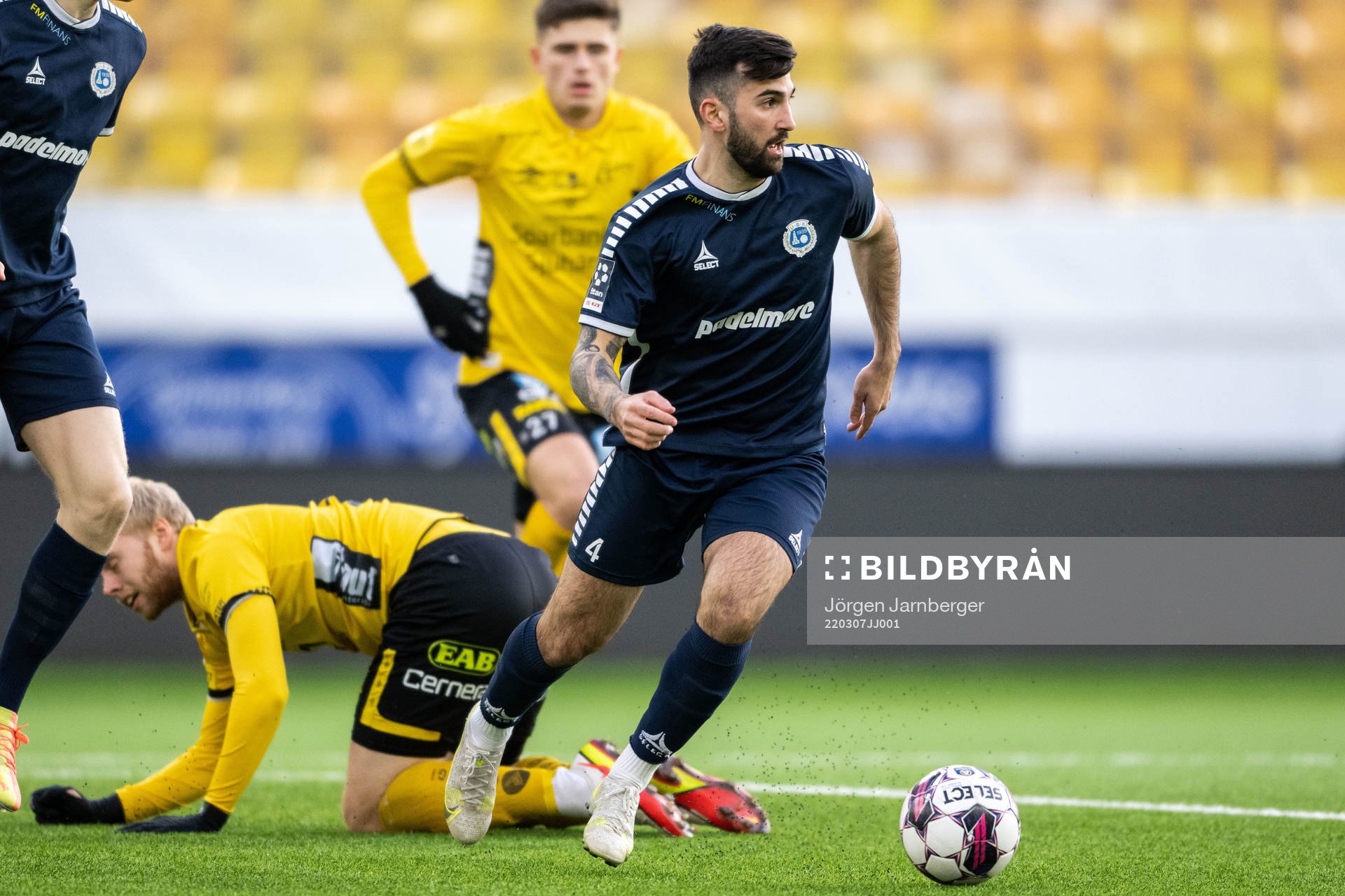 Elfsborgs Sveinn Aron Gudjohnsen och Utsiktens Allan