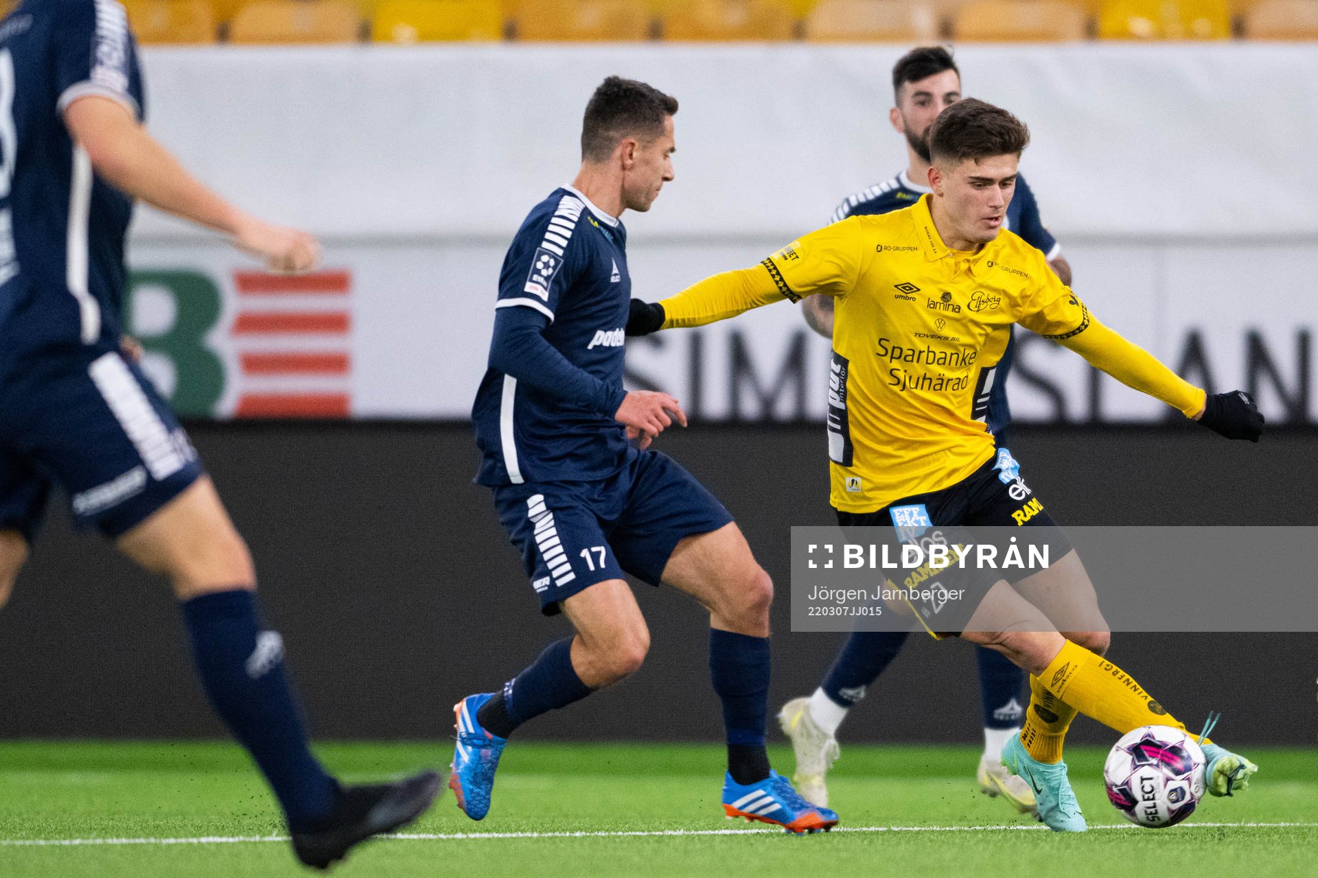 Utsiktens Predrag Randelovic och Elfsborgs Besfort Zeneli