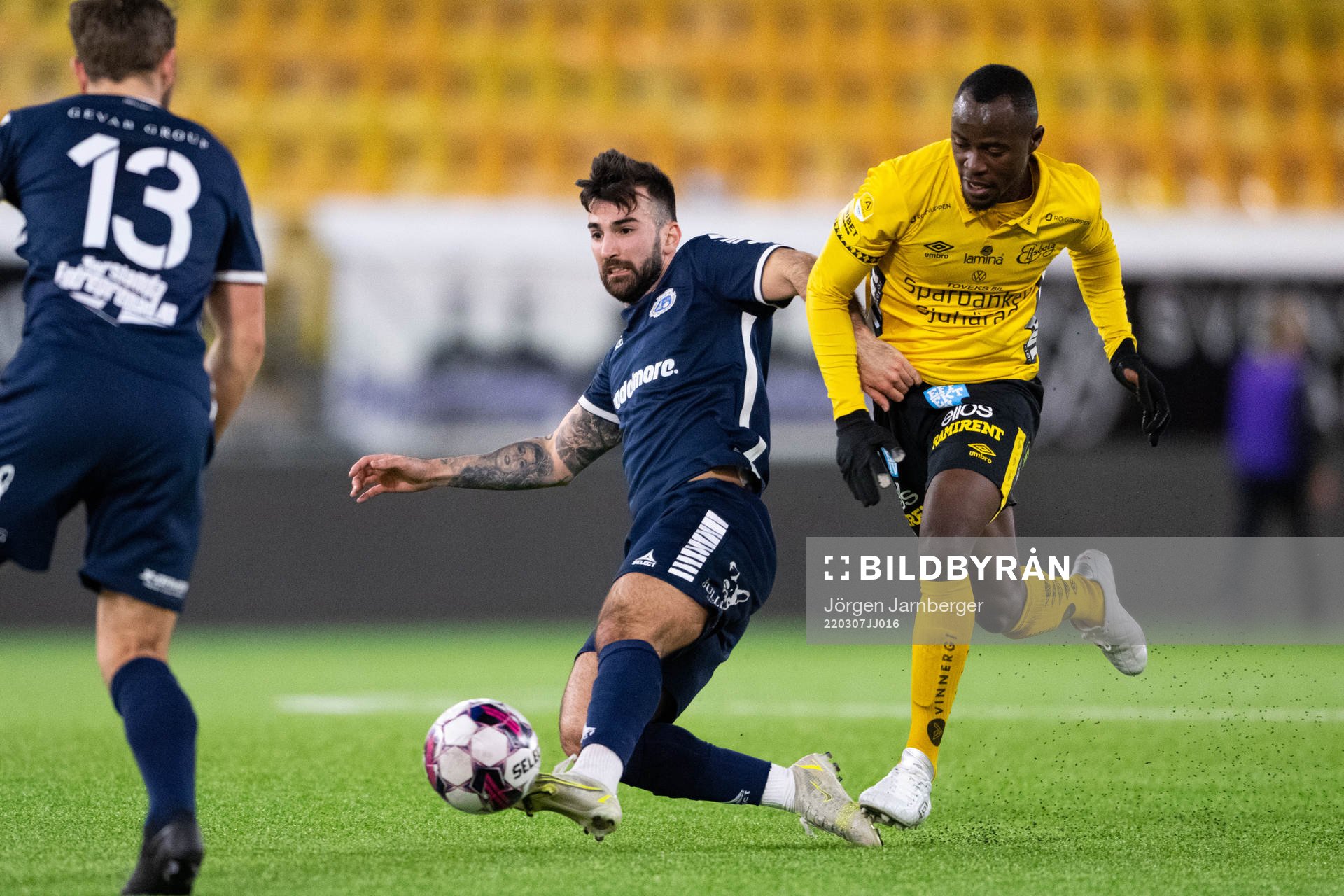 Utsiktens Allan Mohideenoch Elfsborgs Prince Isaac Kouame