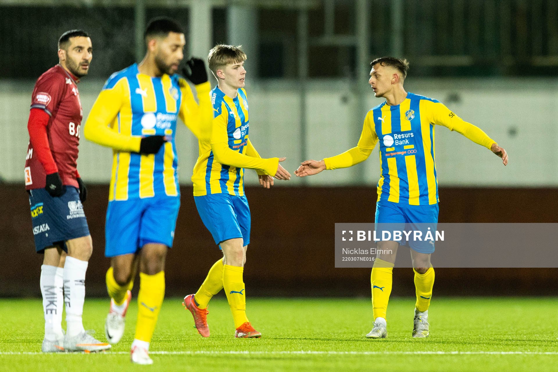 Eskilsminnes Hampus Stoltz och Noor Jassem jublar efter 0-1 under fotbollsmatchen i Svenska Cupen mellan Örgryte och Eskilsminne den 7 mars 2022 i Göteborg.