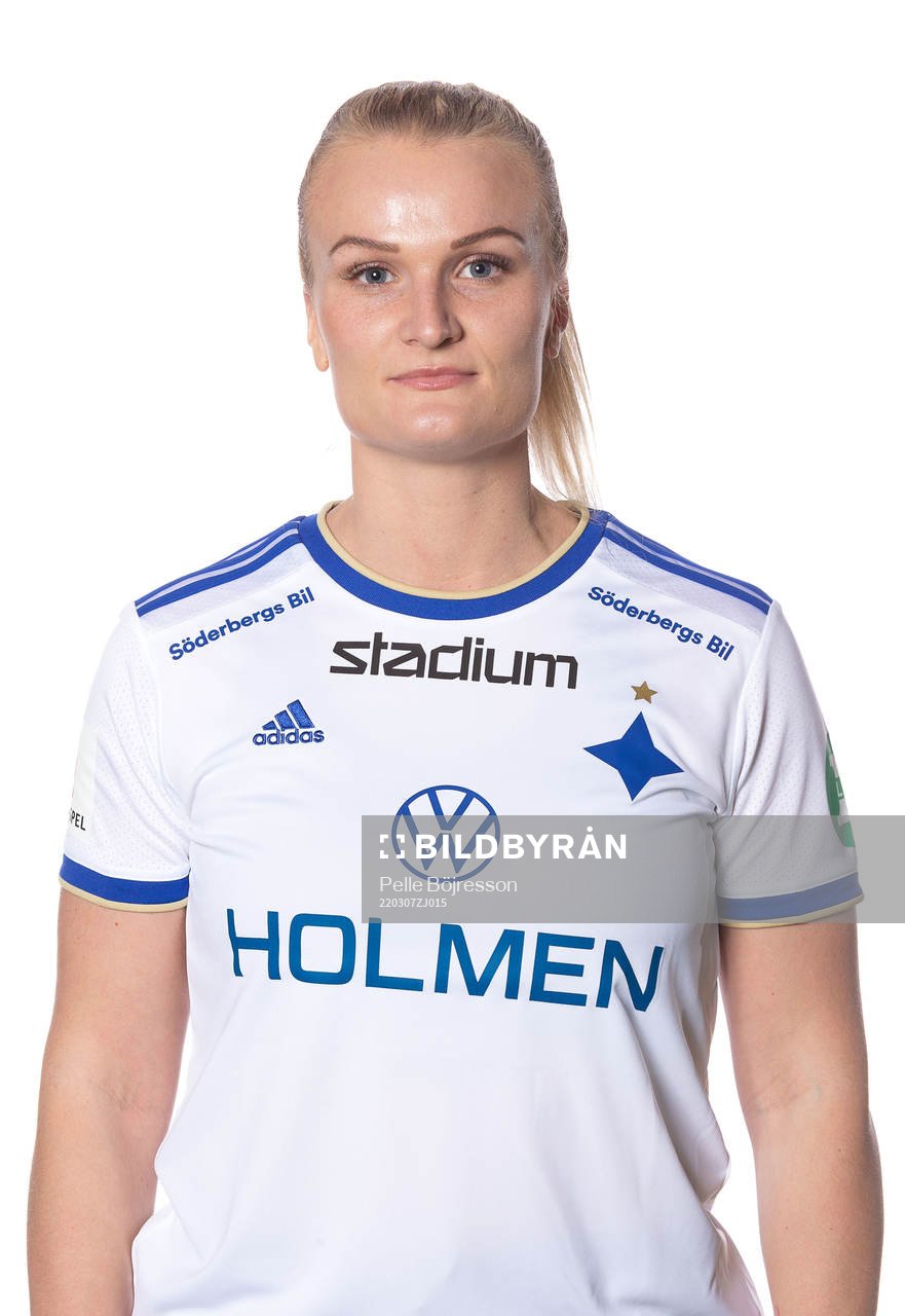 IFK Norrköpings Lovisa Gustafsson poserar för ett porträtt den 7 mars 2022 i Norrköping.