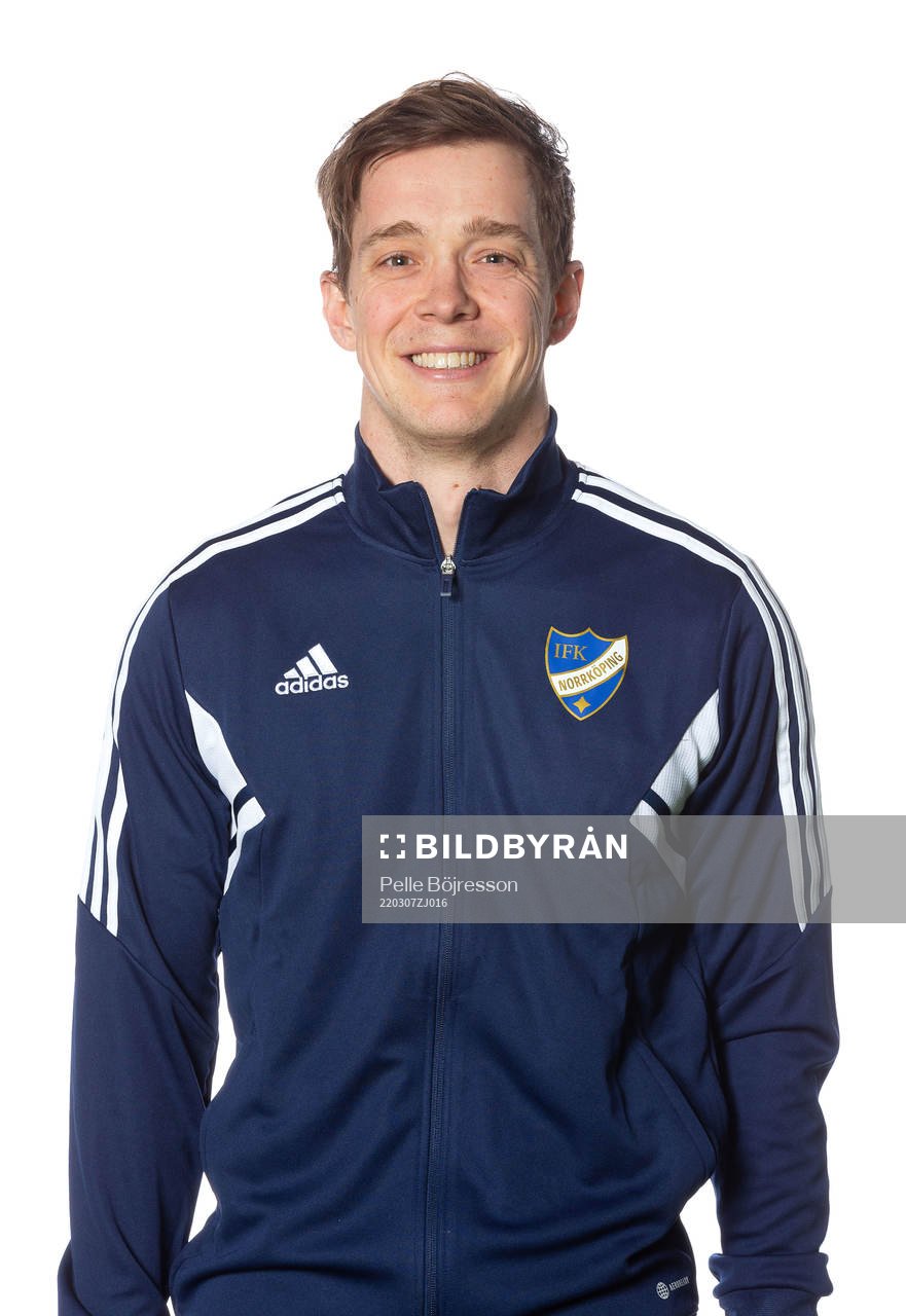 IFK Norrköpings Johan Lindell poserar för ett porträtt den 7 mars 2022 i Norrköping.