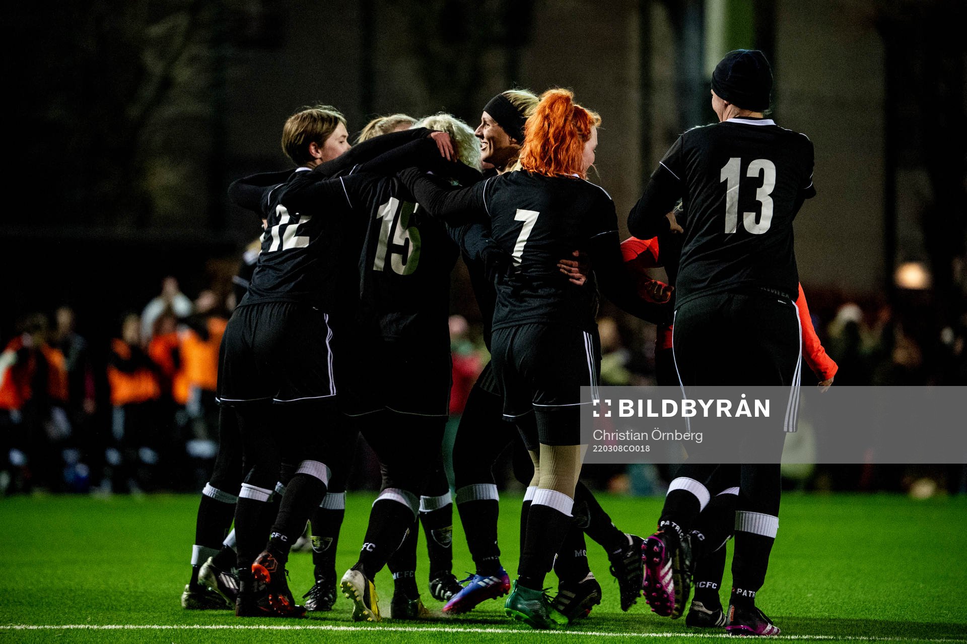 Jubel i Las Presidentas efter 1-0 under en vänskapsmatch mellan Backarna och Las Presidentas den 8 mars 2022 i Malmö. 
