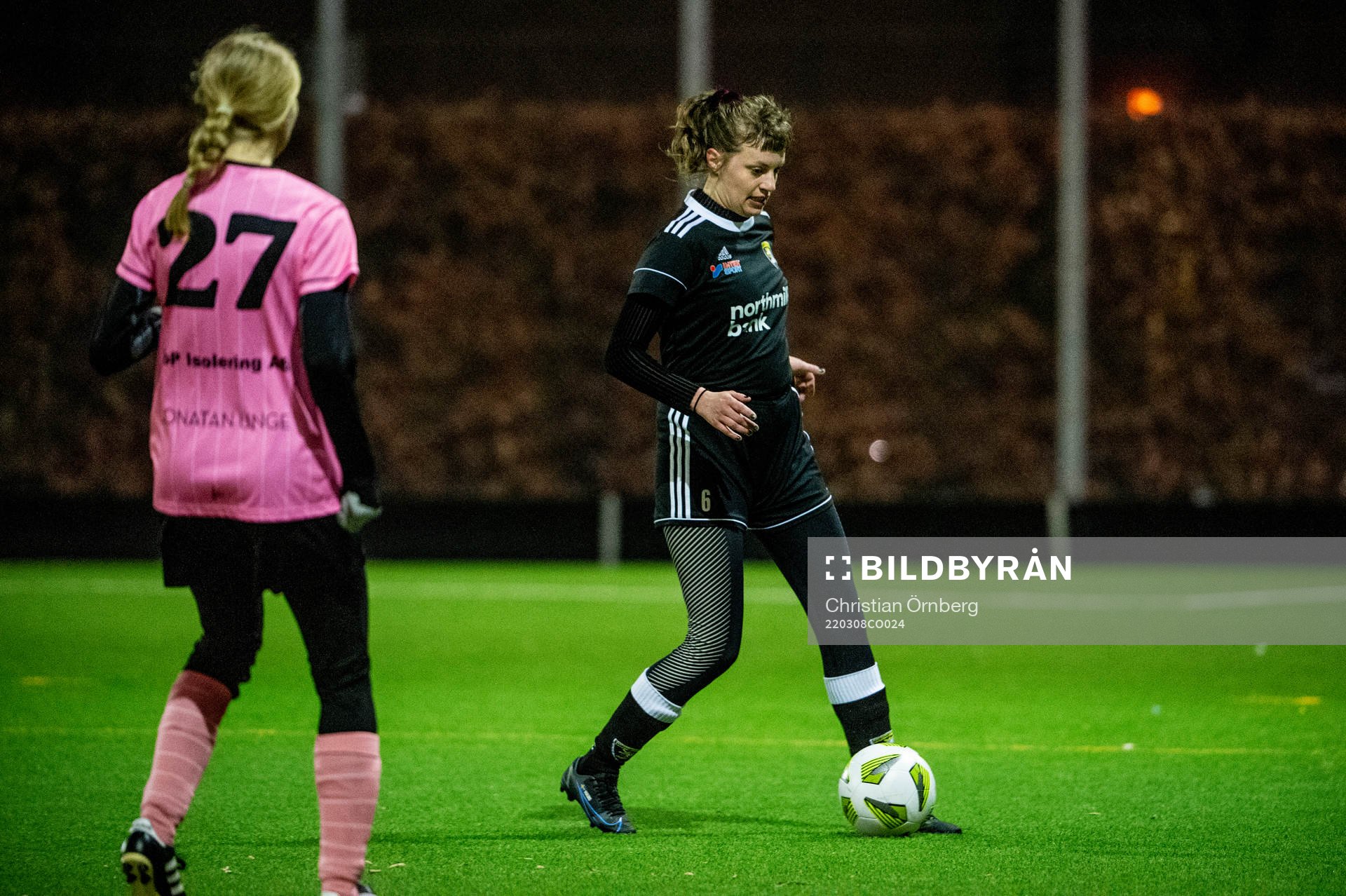 Spelarna under en vänskapsmatch mellan Backarna och Las Presidentas den 8 mars 2022 i Malmö. 