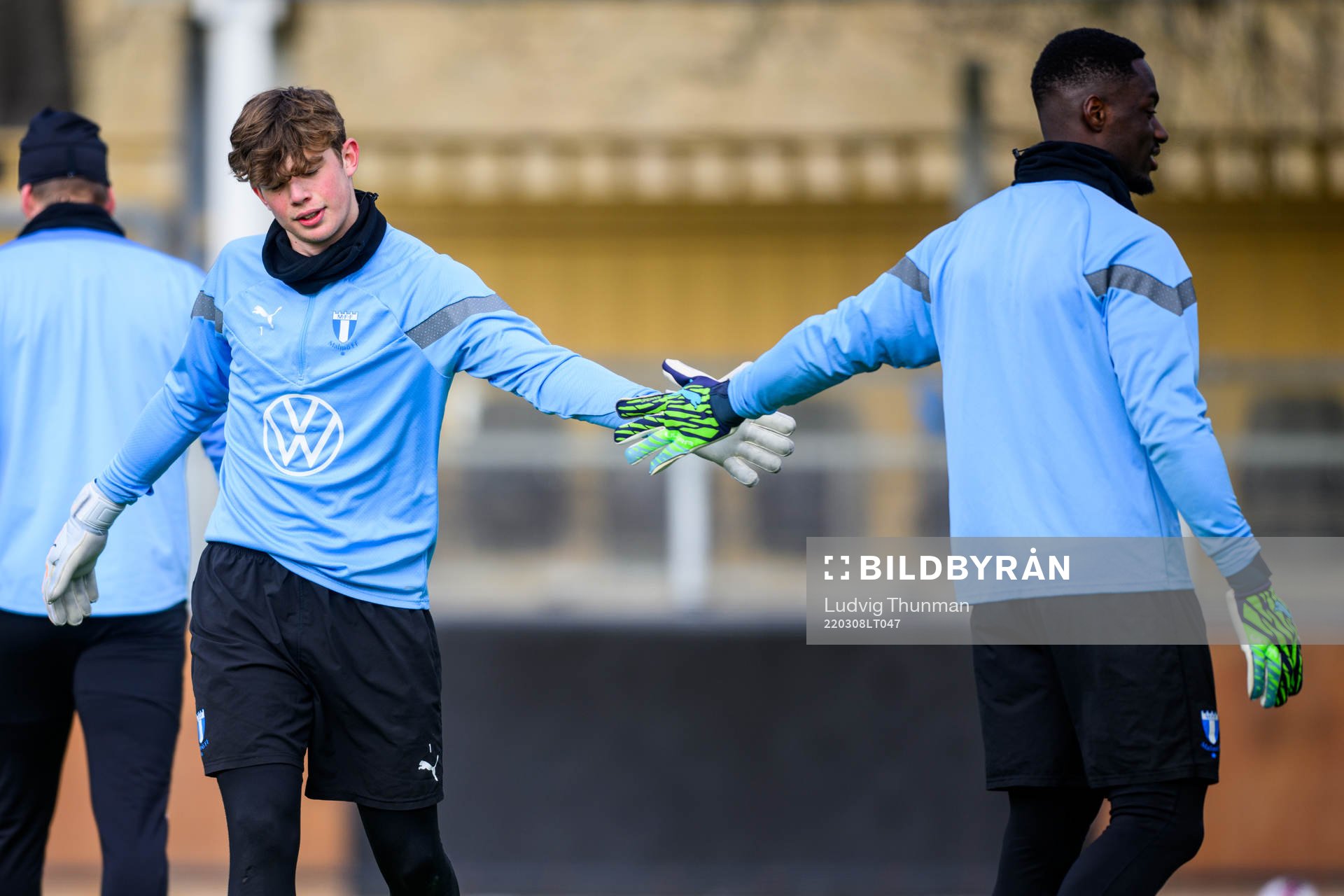 Målvakt Melker Ellborg och målvakt Ismael Diawara