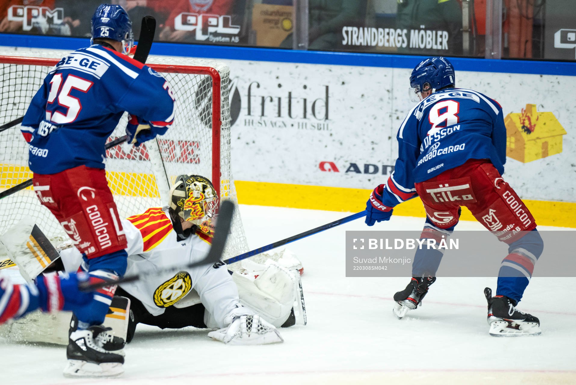 Oskarshamns Fredrik Olofsson gör här 1-0 bakom Brynäs