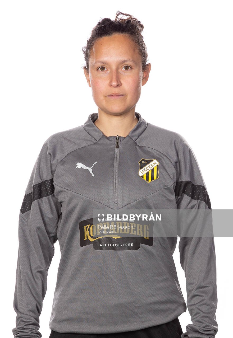 Häckens lagledare Catrine Johansson poserar för ett porträtt den 8 mars 2022 i Göteborg.