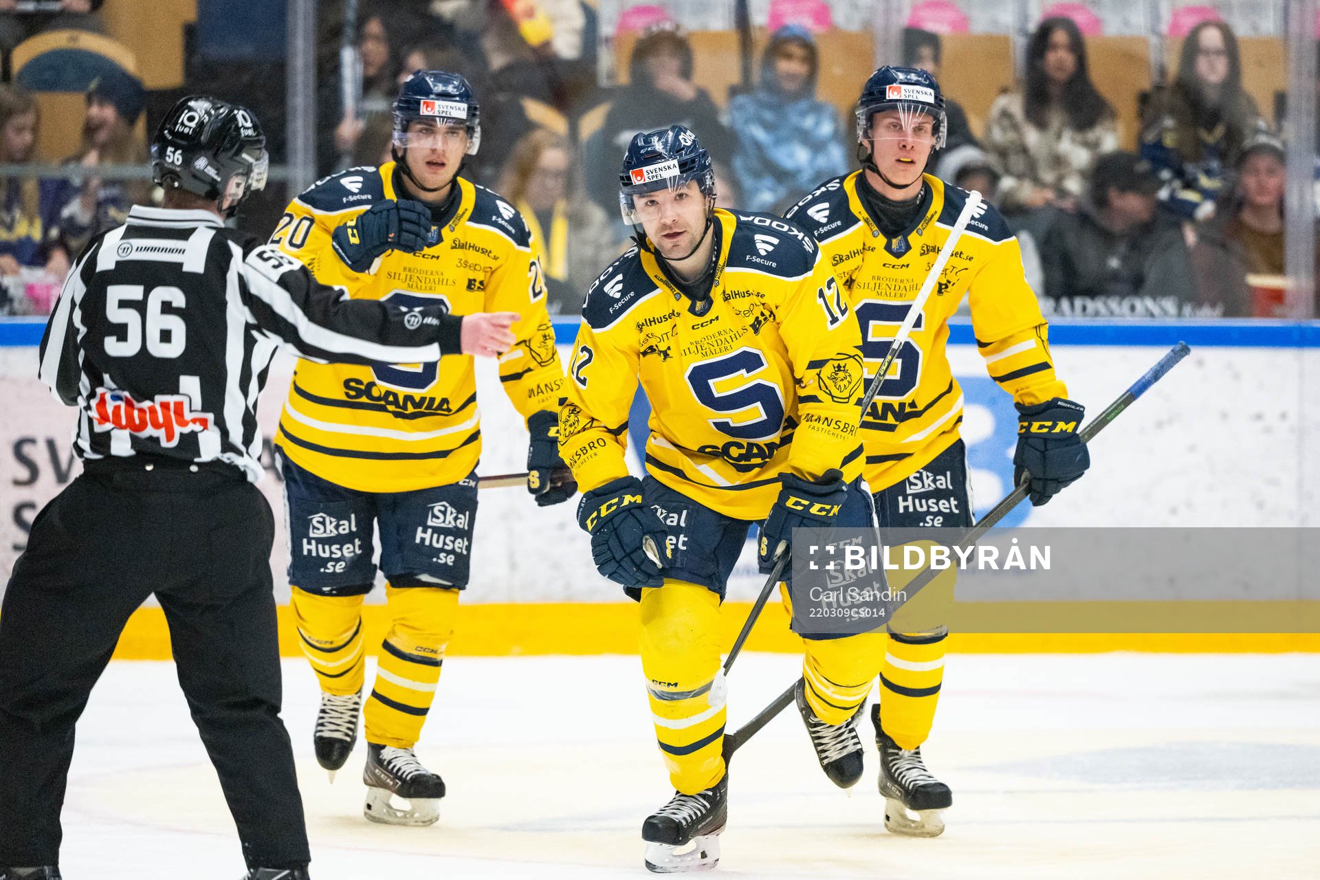 Södertäljes Matt Marcinew jublar