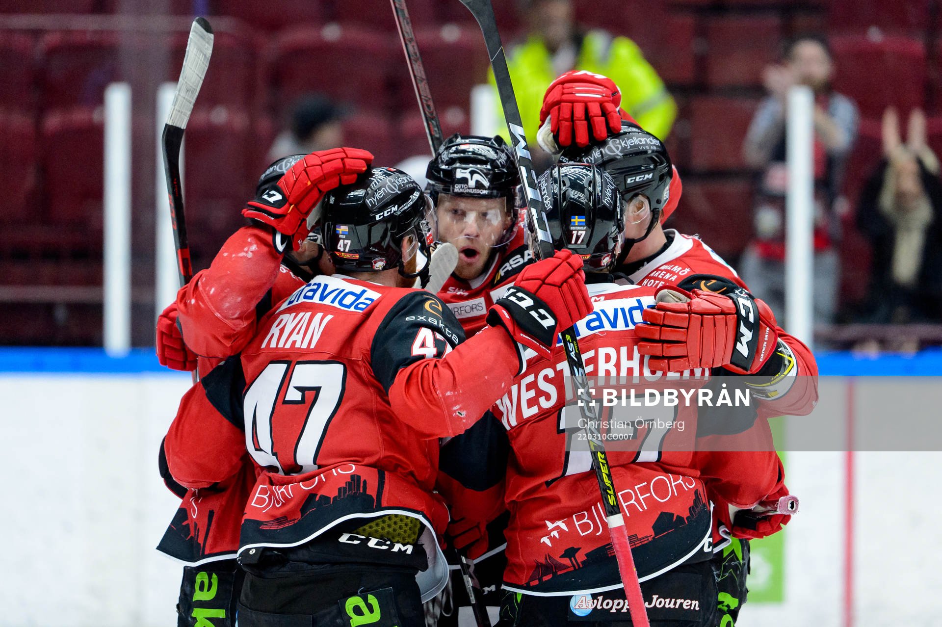 Malmö Redhawks Joakim Ryan jublar