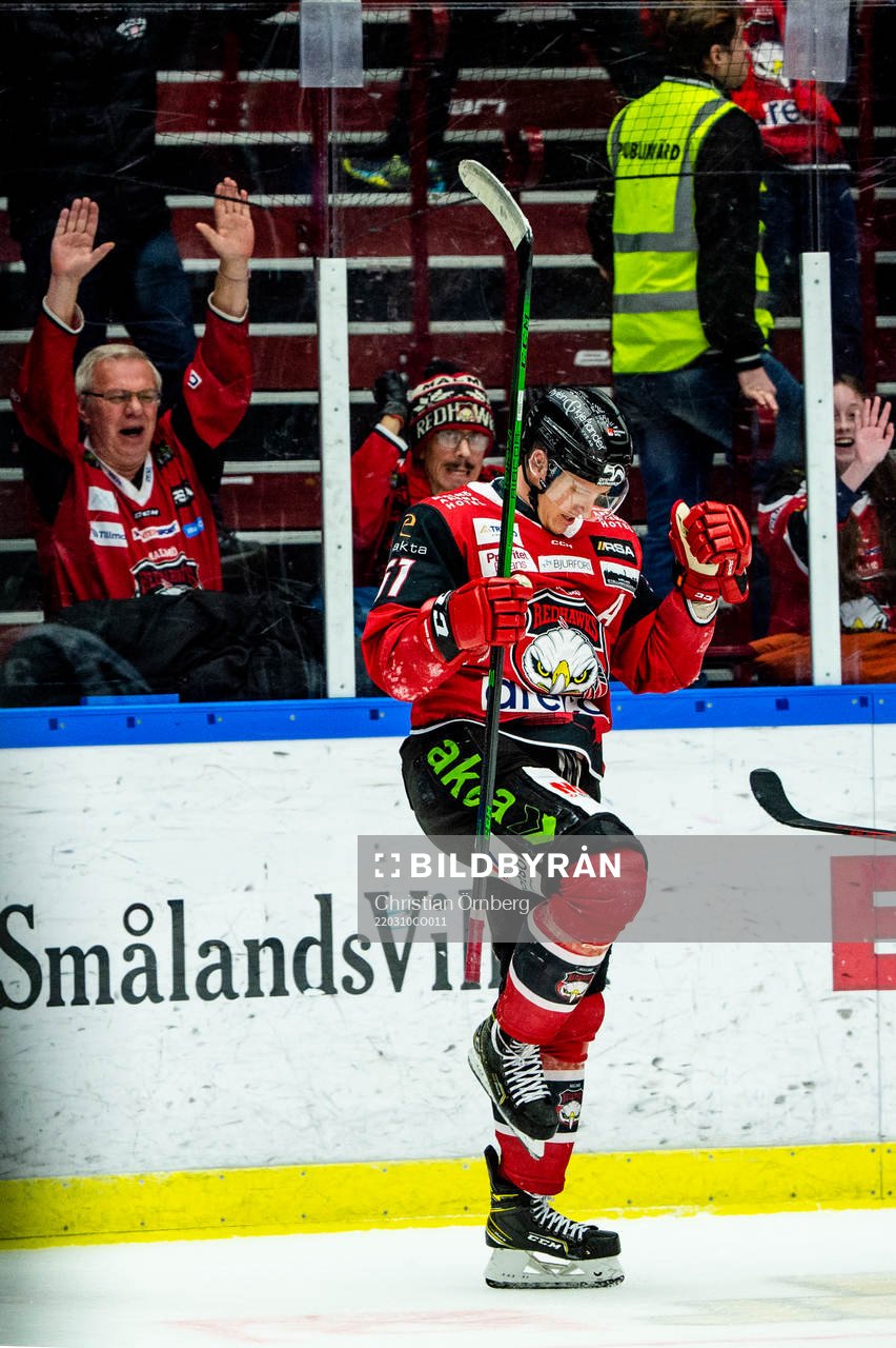 Malmö Redhawks Emil Sylvegård jublar