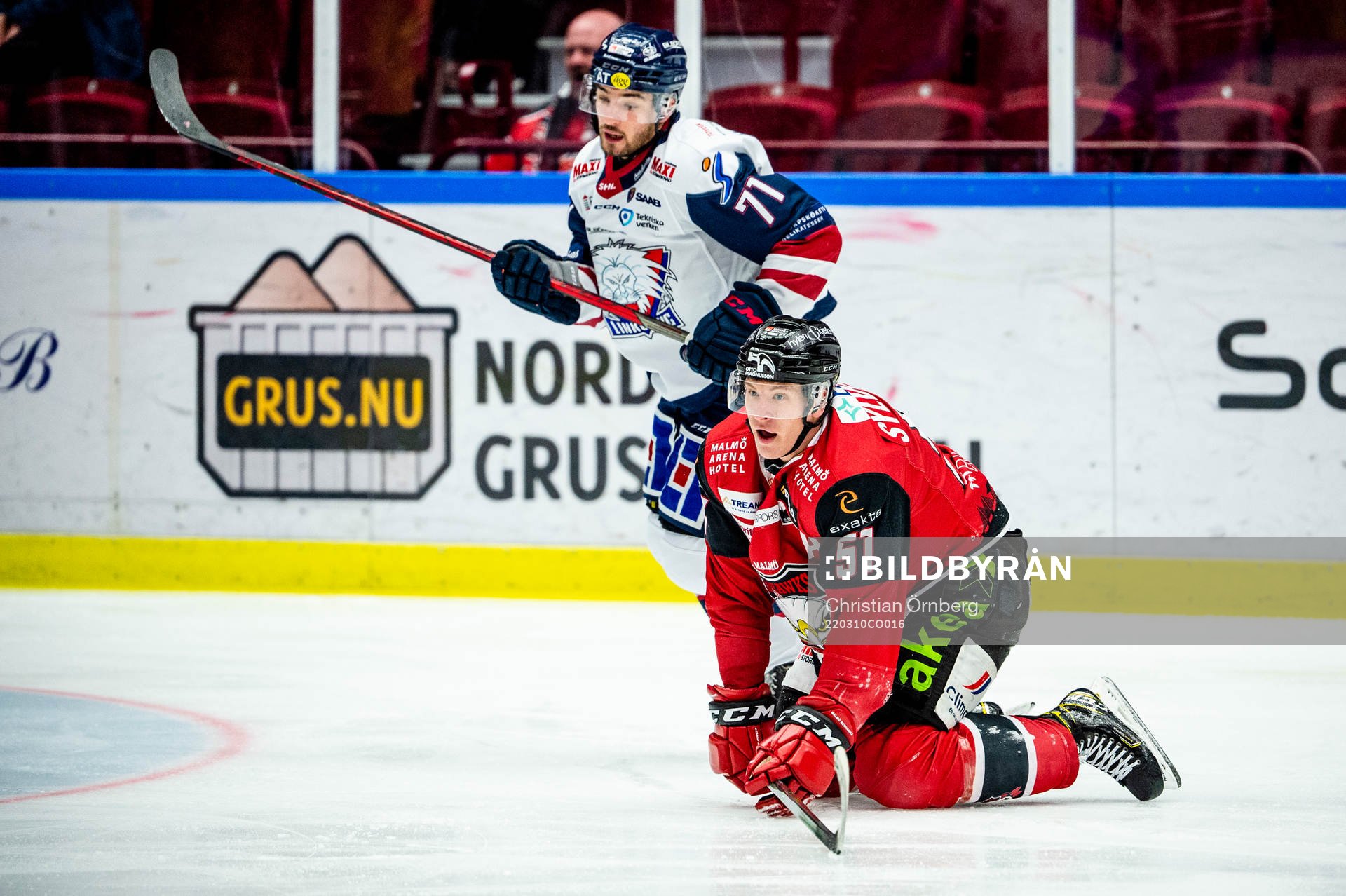 Malmö Redhawks Emil Sylvegård mot Linköpings Robert