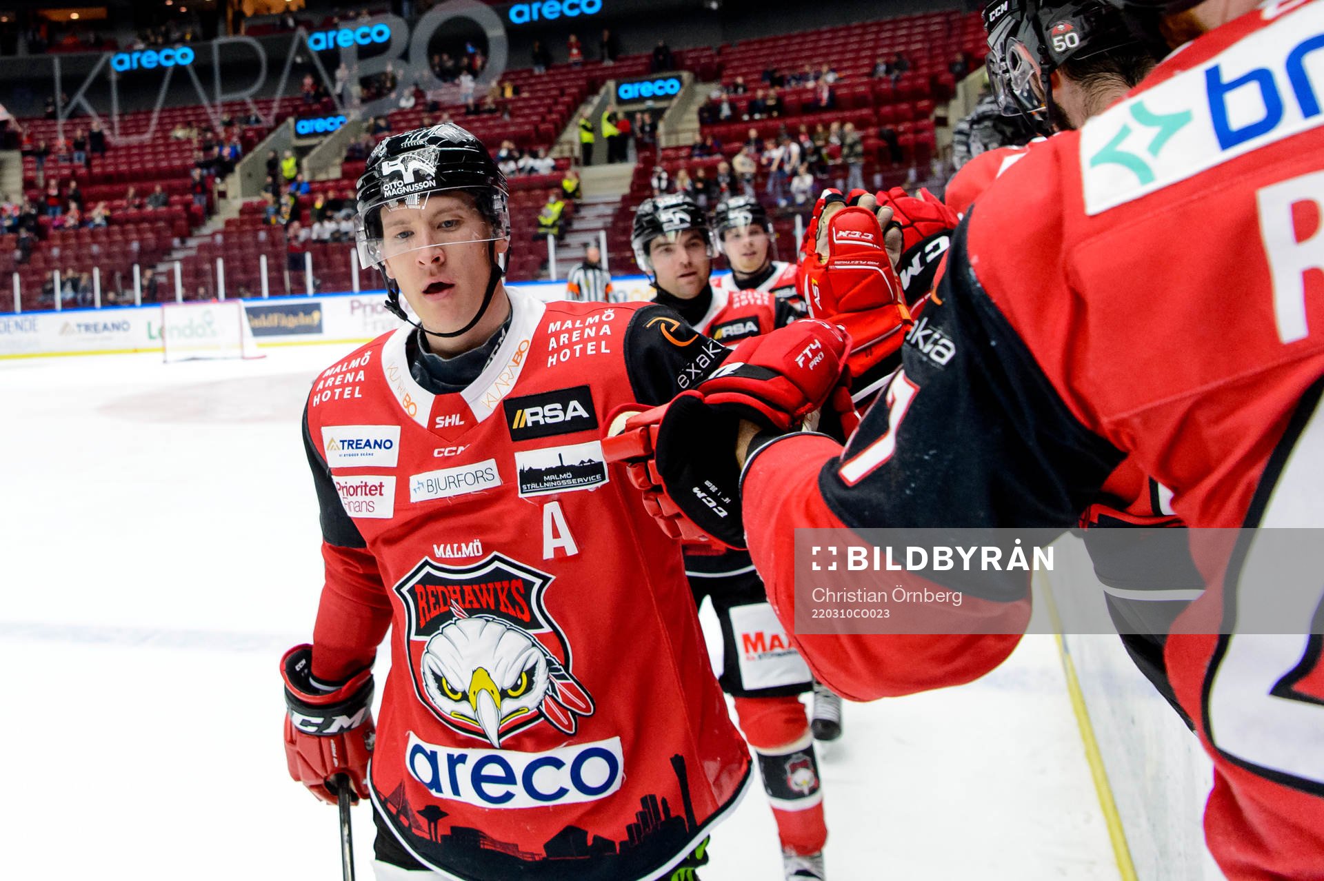 Malmö Redhawks Emil Sylvegård jublar