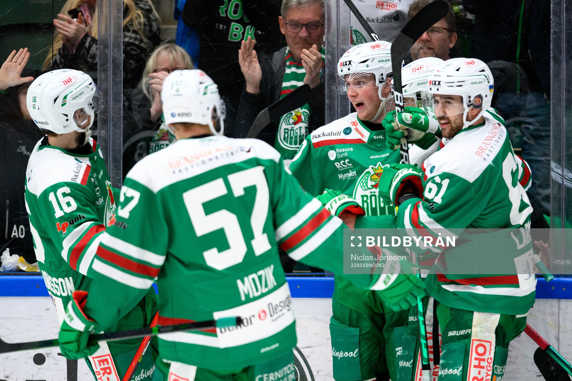 Rögles Oskar Stål Lyrenäs jublar