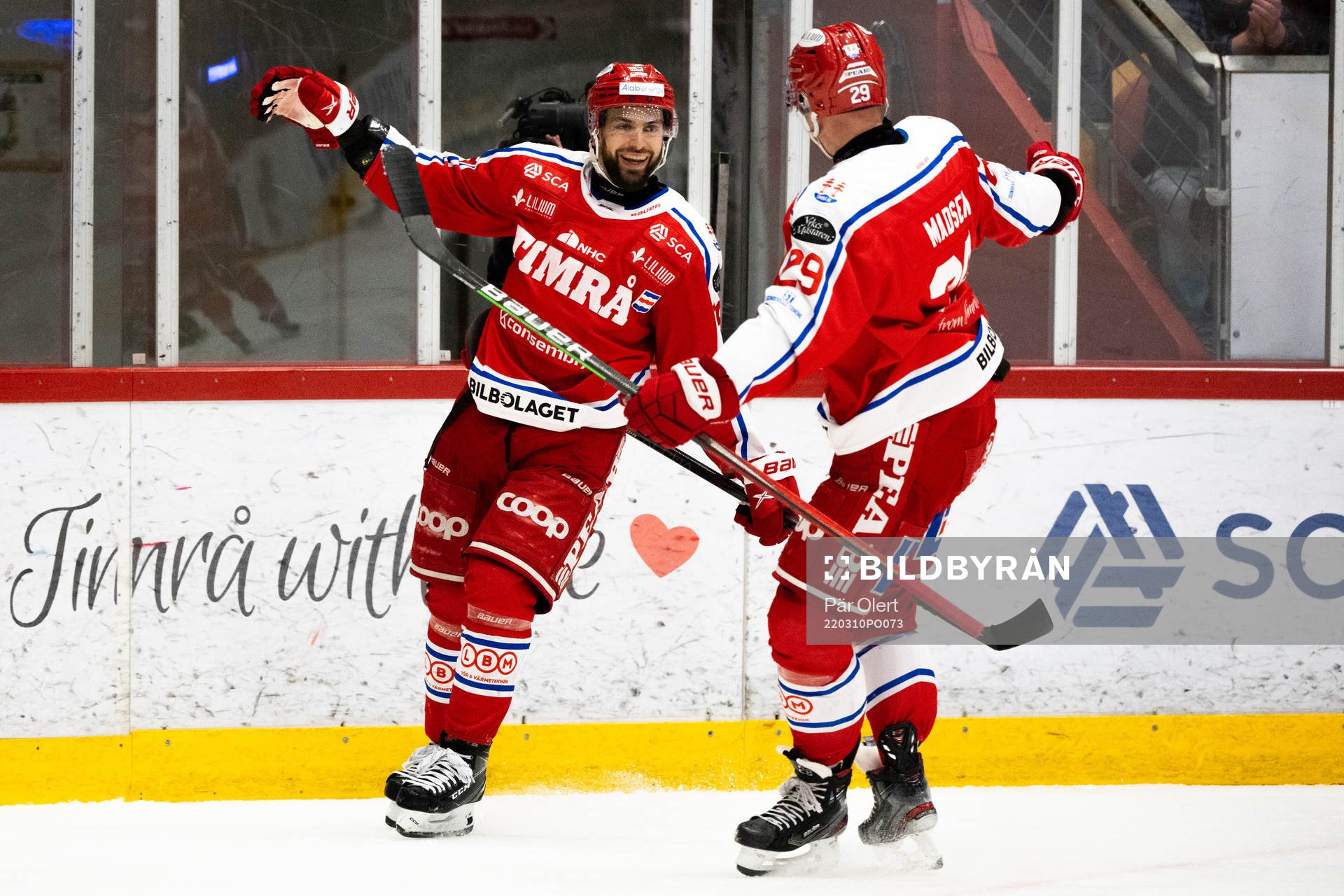 Timrås Robin Hanzl och Morten Madsen jublar
