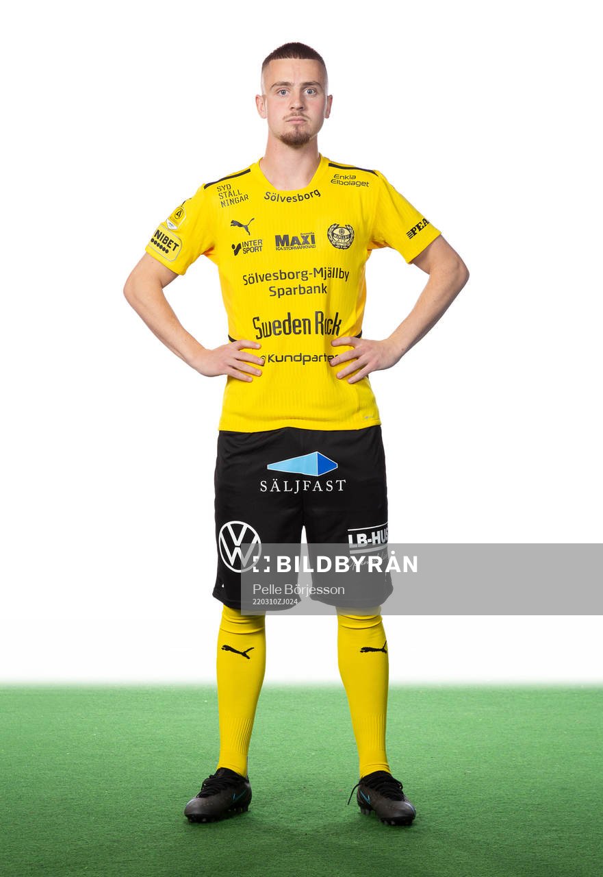 Mjällbys Albin Mörfelt poserar för ett porträtt den 10 mars 2022 i Mjällby.